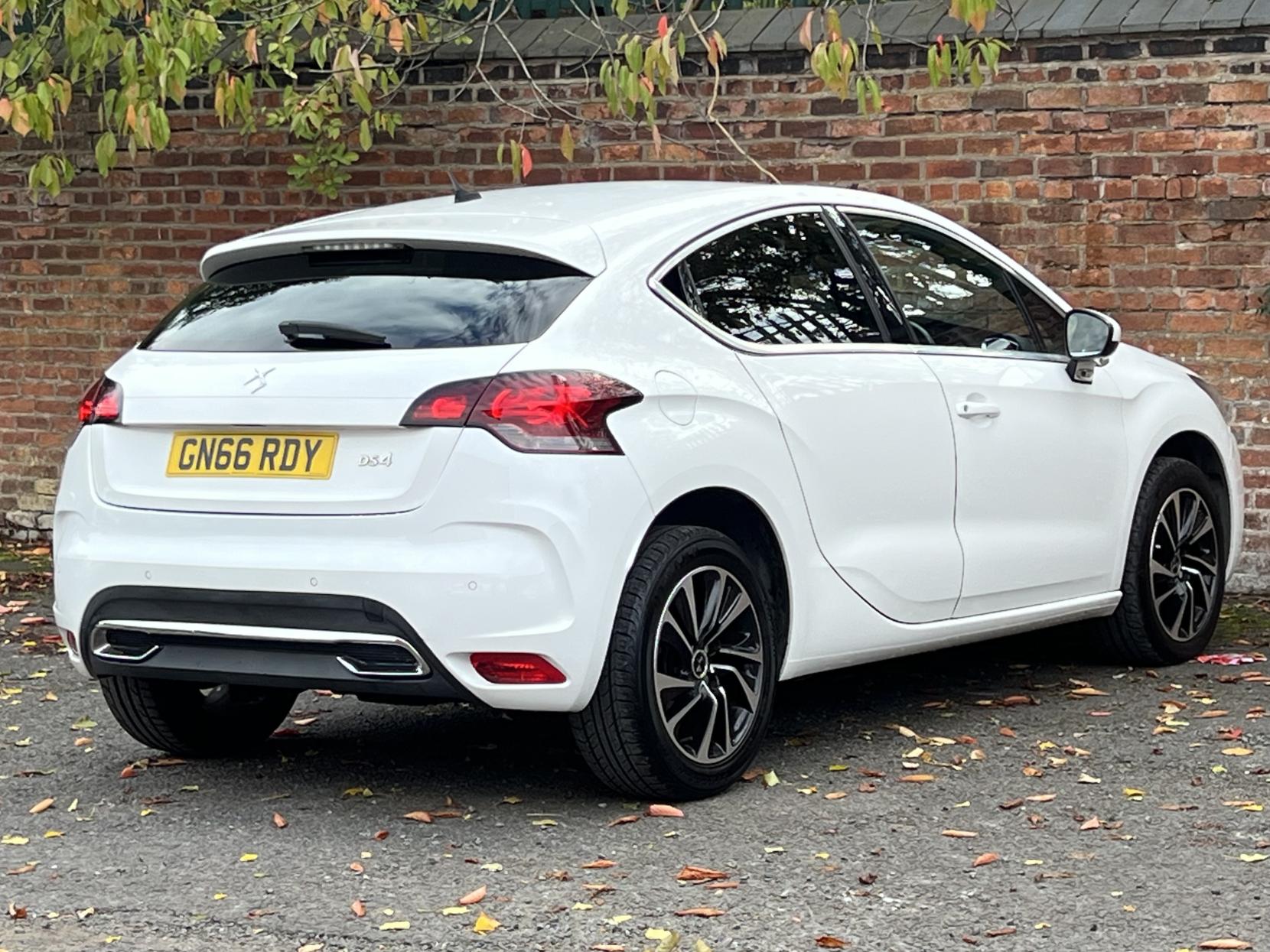 DS AUTOMOBILES DS 4 1.6 BlueHDi Elegance Hatchback 5dr Diesel EAT6 Euro 6 (s/s) (120 ps)