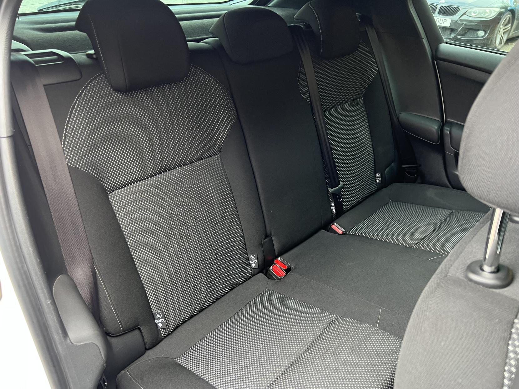 DS AUTOMOBILES DS 4 1.6 BlueHDi Elegance Hatchback 5dr Diesel EAT6 Euro 6 (s/s) (120 ps)