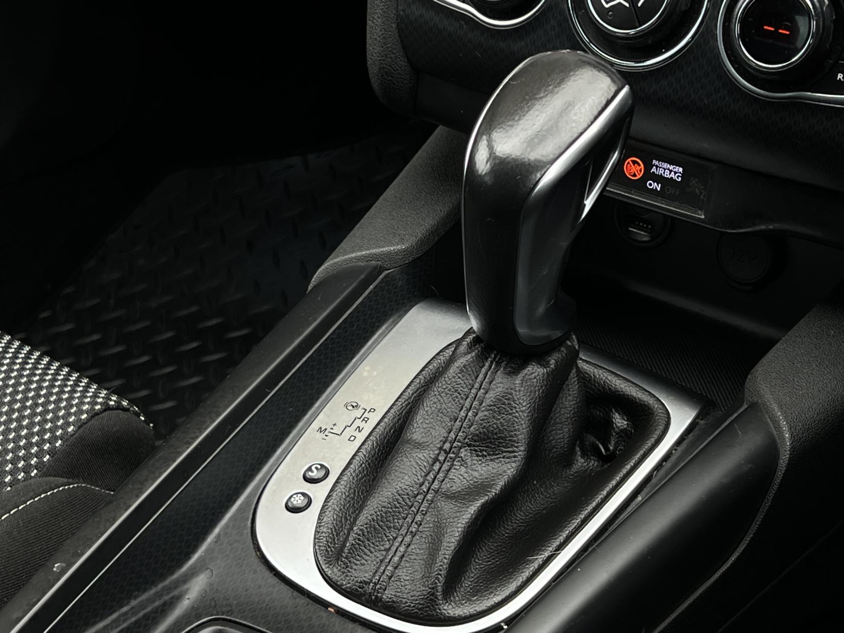 DS AUTOMOBILES DS 4 1.6 BlueHDi Elegance Hatchback 5dr Diesel EAT6 Euro 6 (s/s) (120 ps)