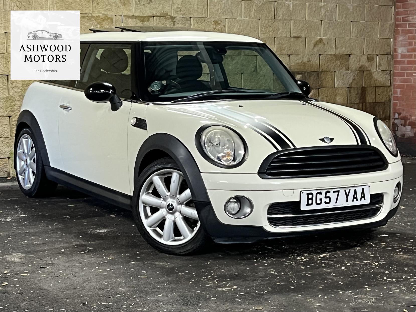 MINI Hatch 1.6 Cooper D Hatchback 3dr Diesel Steptronic Euro 4 (110 ps)