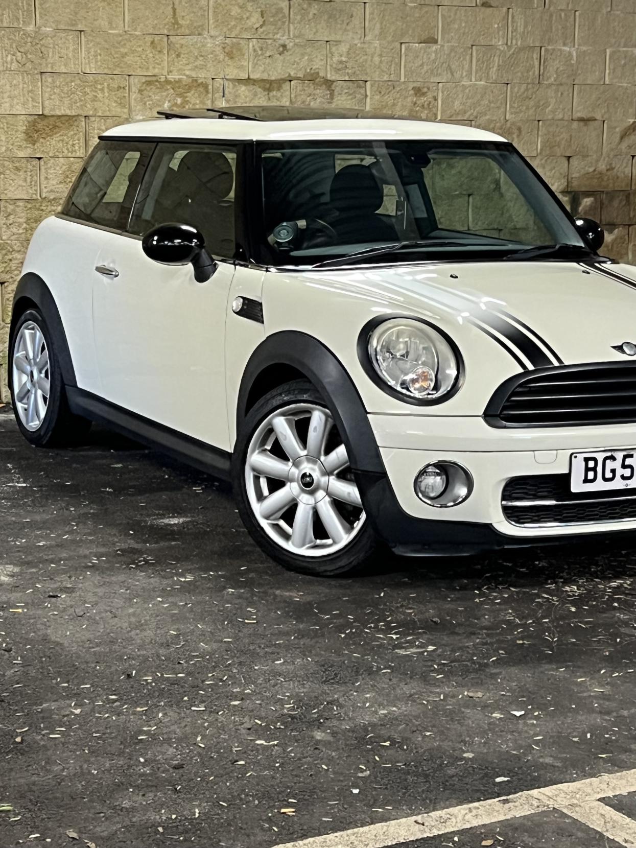 MINI Hatch 1.6 Cooper D Hatchback 3dr Diesel Steptronic Euro 4 (110 ps)