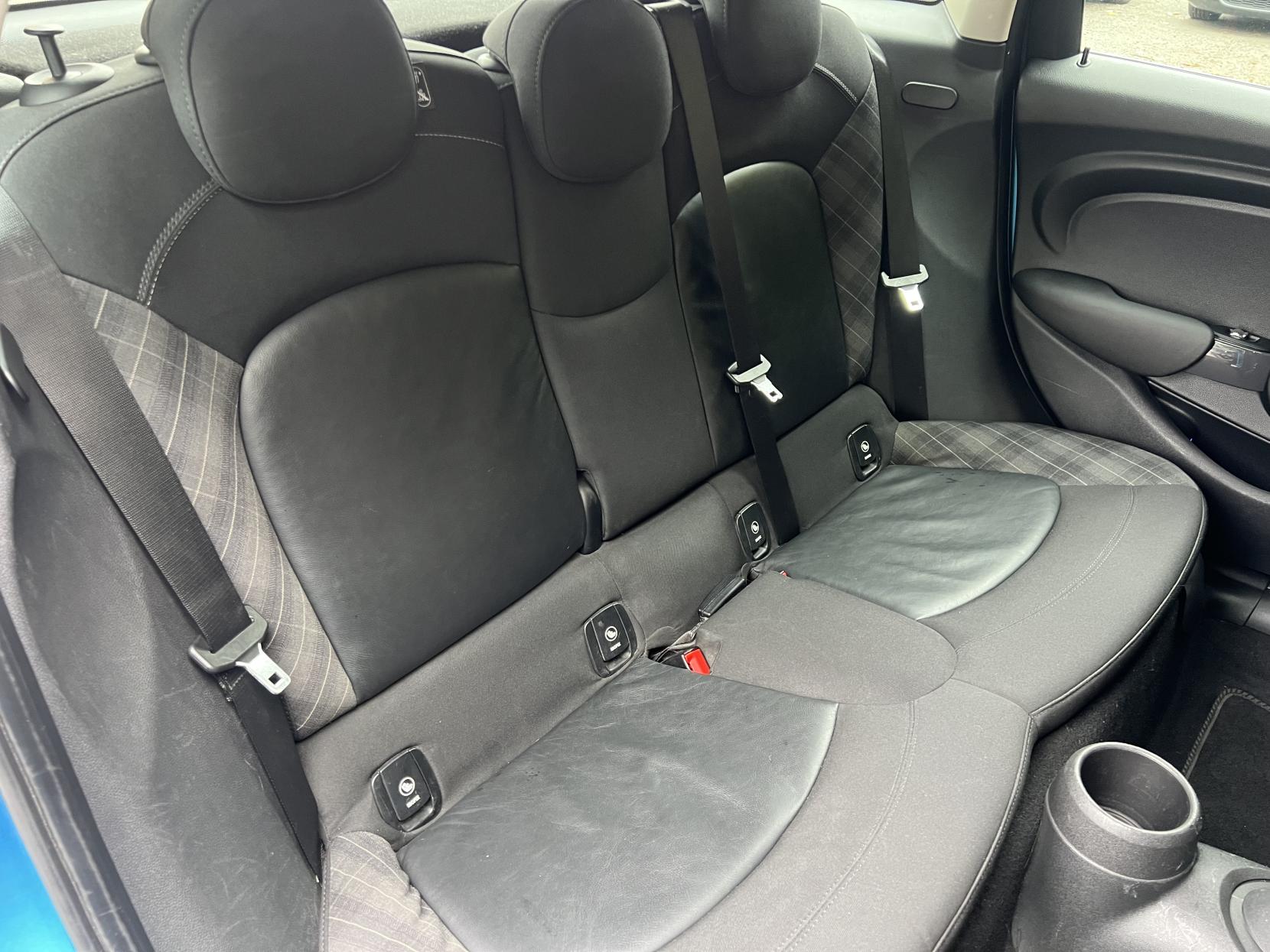 MINI Hatch 1.5 Cooper D Hatchback 5dr Diesel Auto Euro 6 (s/s) (116 ps)