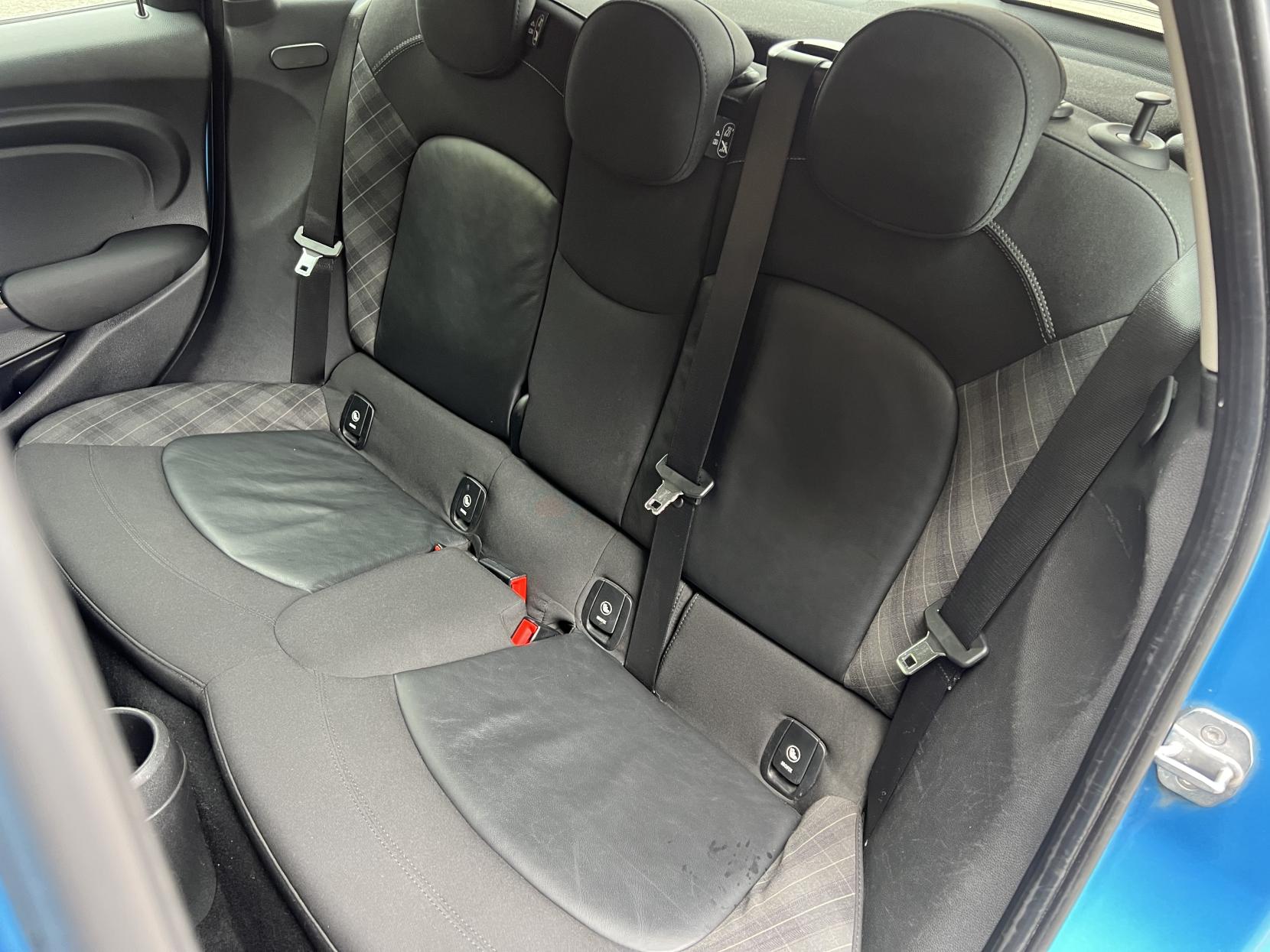 MINI Hatch 1.5 Cooper D Hatchback 5dr Diesel Auto Euro 6 (s/s) (116 ps)