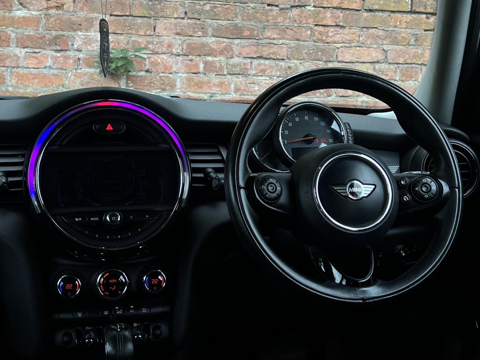 MINI Hatch 1.5 Cooper D Hatchback 5dr Diesel Auto Euro 6 (s/s) (116 ps)