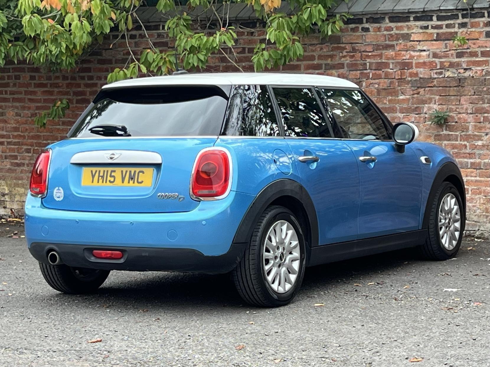 MINI Hatch 1.5 Cooper D Hatchback 5dr Diesel Auto Euro 6 (s/s) (116 ps)