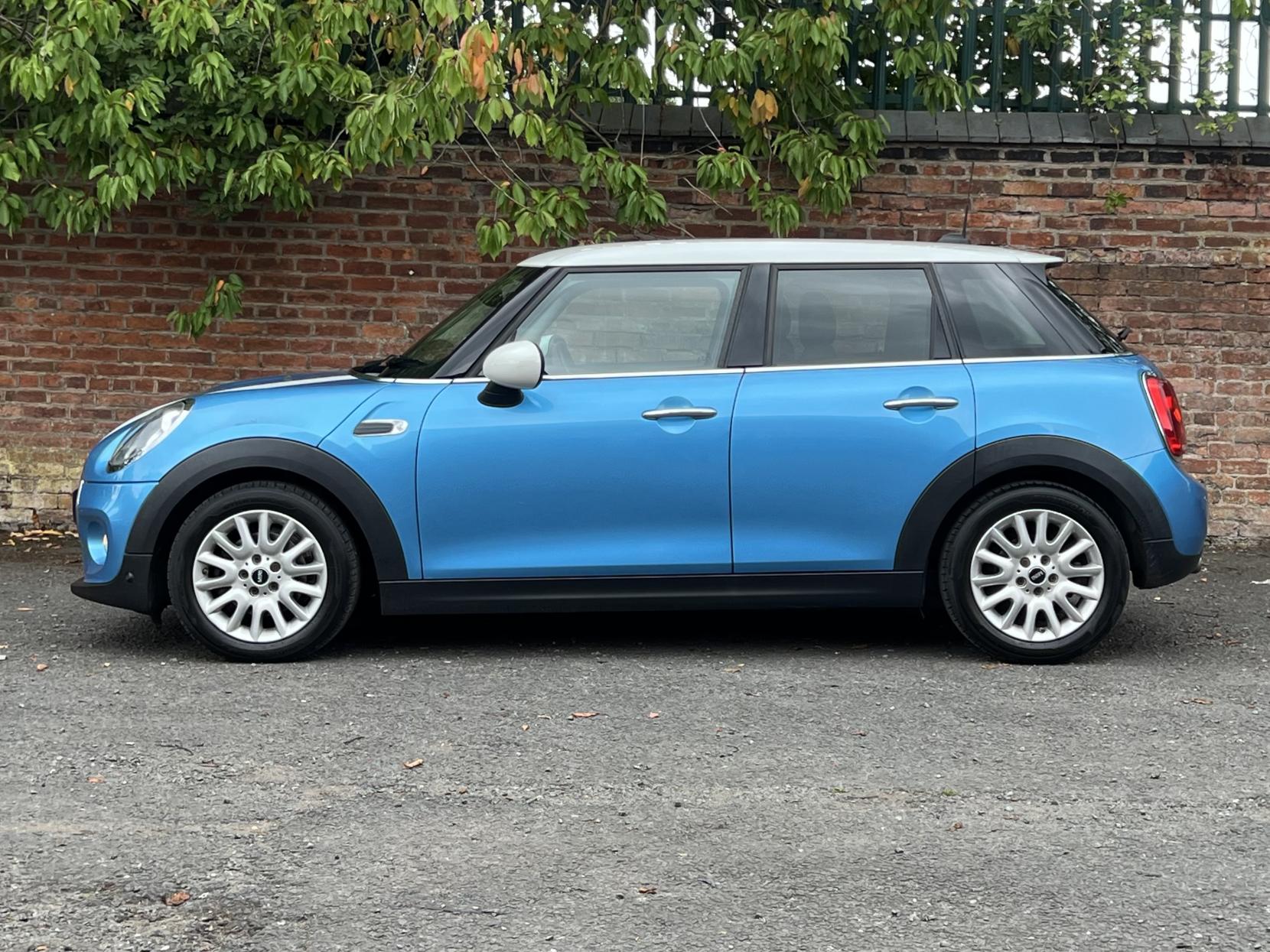 MINI Hatch 1.5 Cooper D Hatchback 5dr Diesel Auto Euro 6 (s/s) (116 ps)
