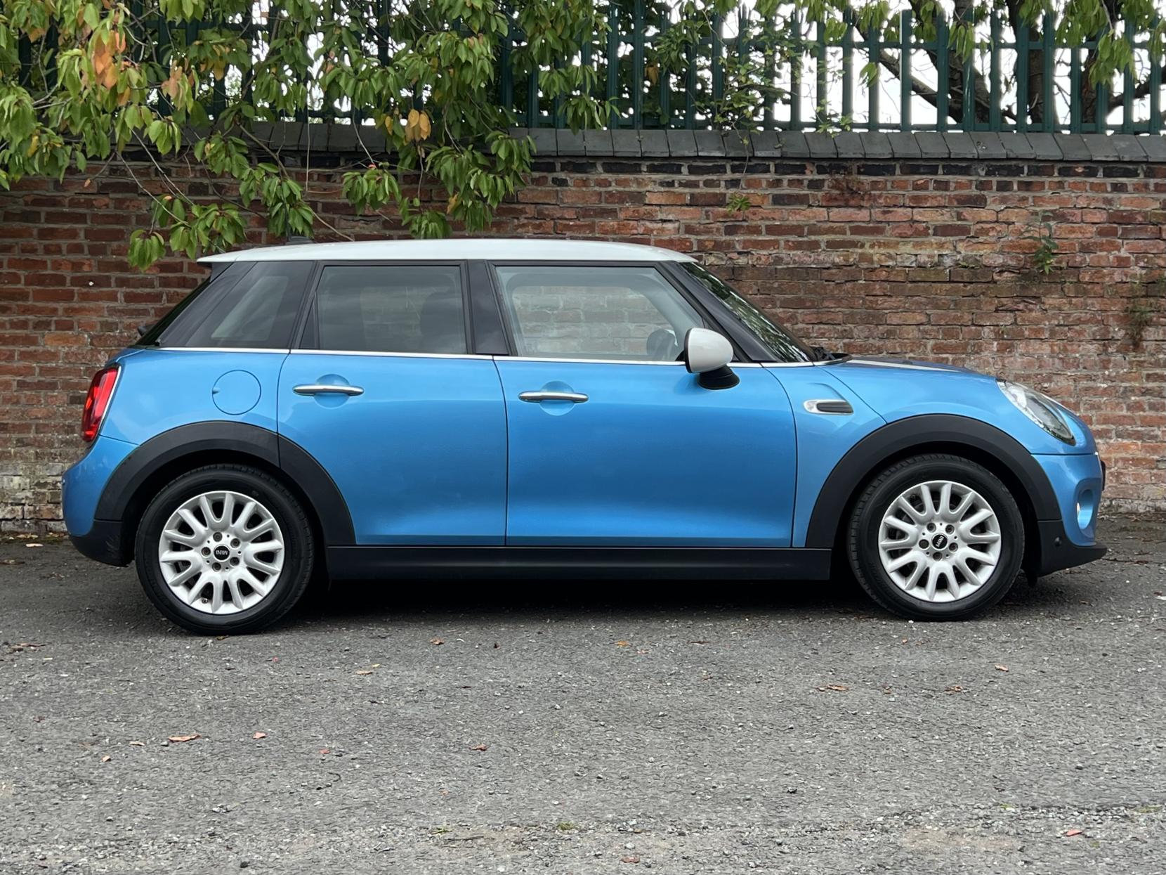 MINI Hatch 1.5 Cooper D Hatchback 5dr Diesel Auto Euro 6 (s/s) (116 ps)