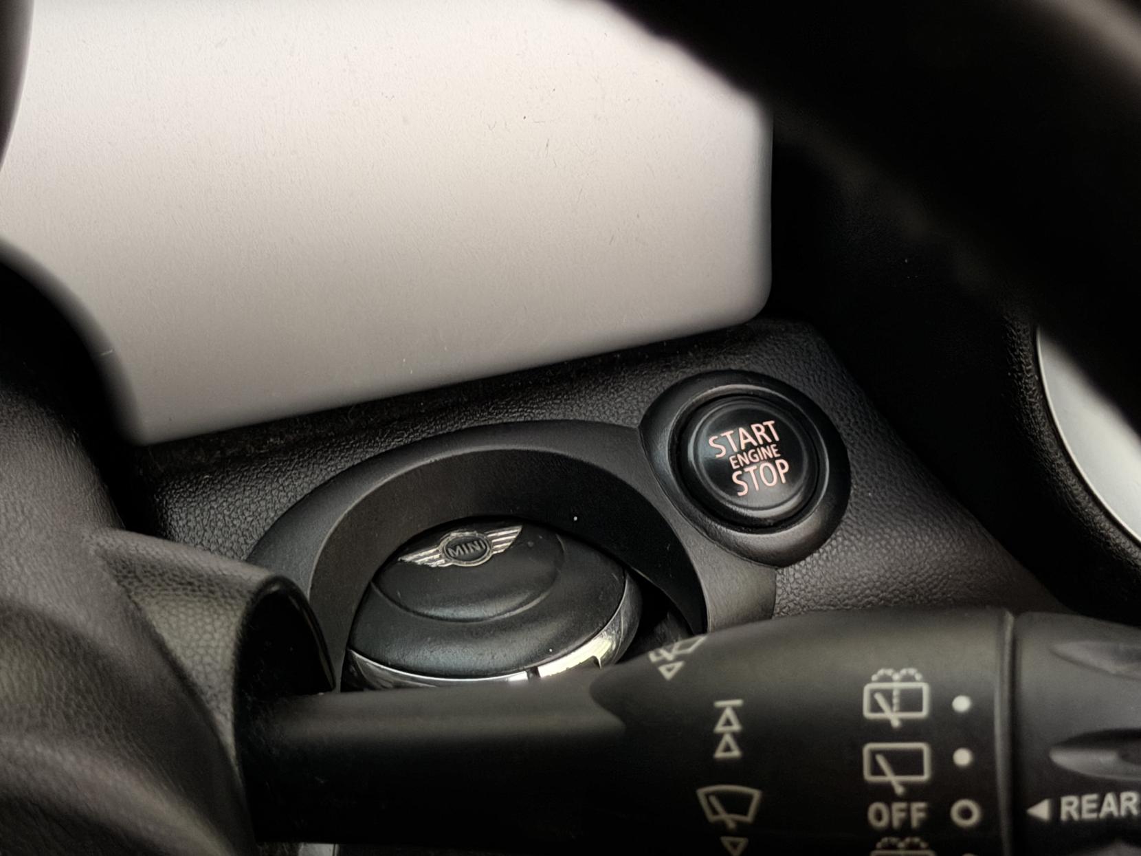 MINI Hatch 1.6 One Hatchback 3dr Petrol Manual Euro 5 (98 ps)