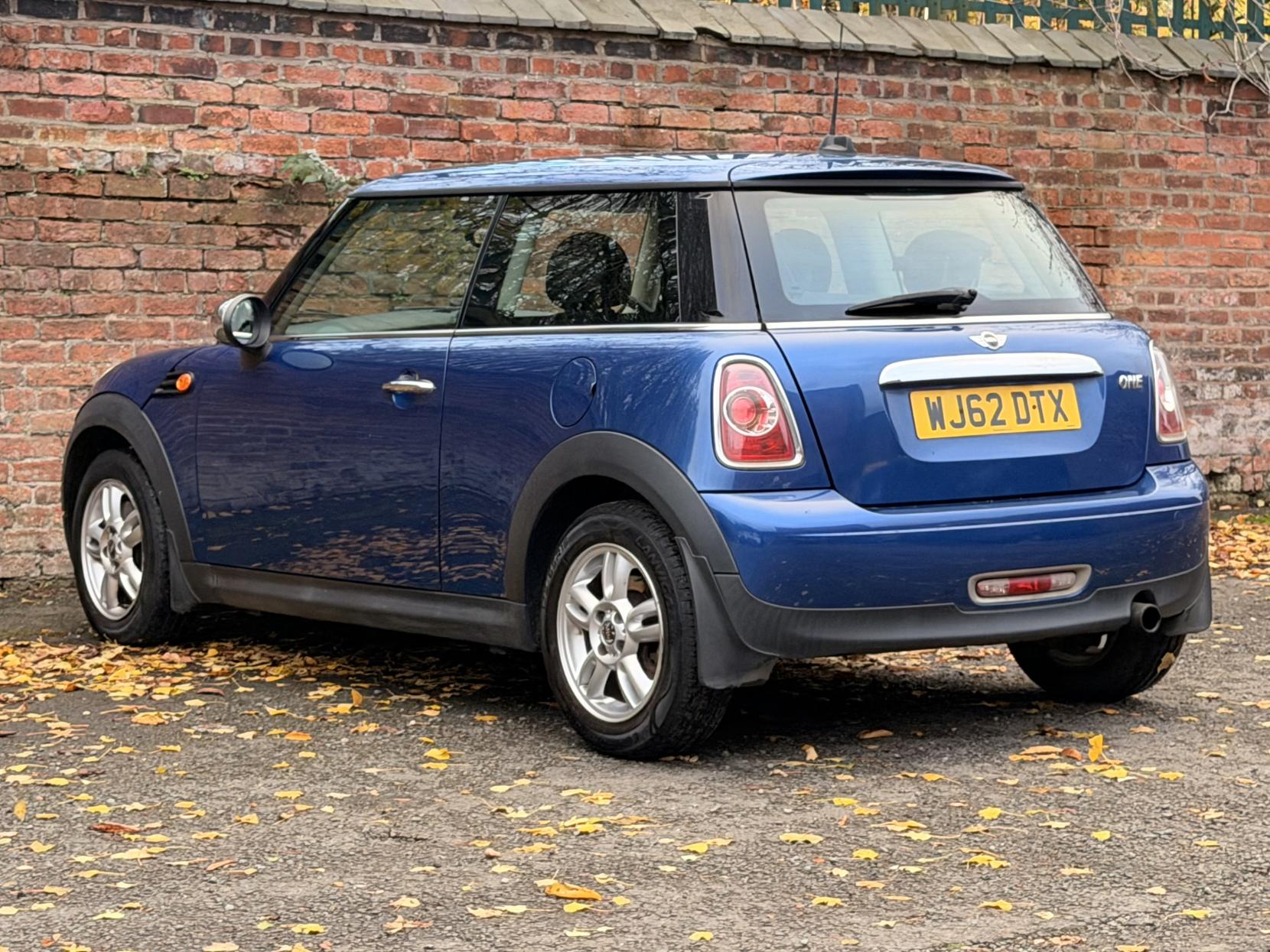MINI Hatch 1.6 One Hatchback 3dr Petrol Manual Euro 5 (98 ps)