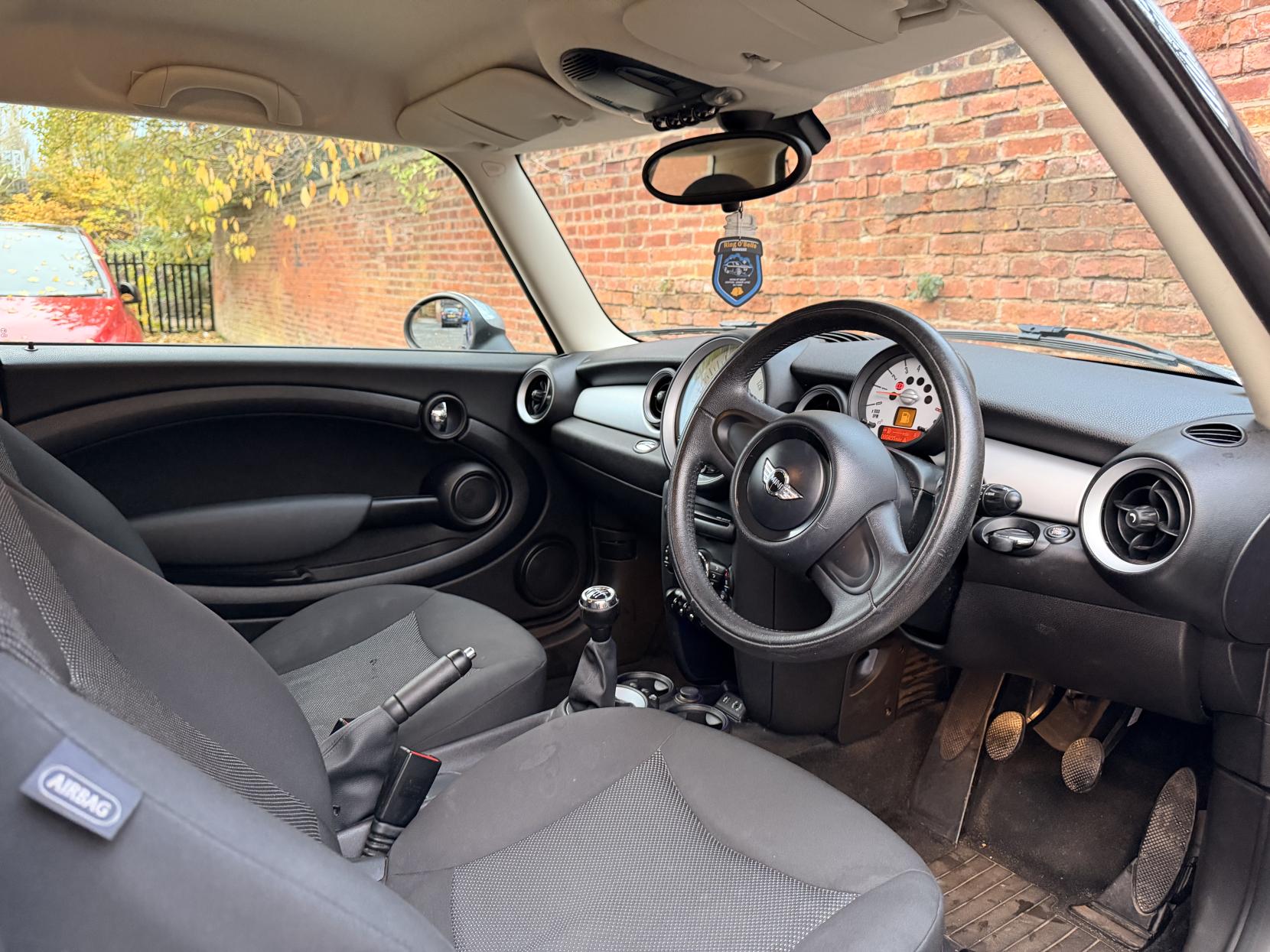 MINI Hatch 1.6 One Hatchback 3dr Petrol Manual Euro 5 (98 ps)