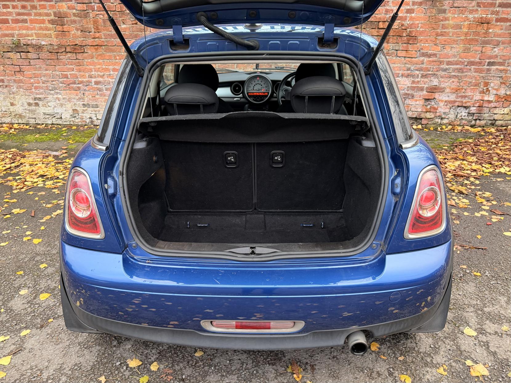 MINI Hatch 1.6 One Hatchback 3dr Petrol Manual Euro 5 (98 ps)