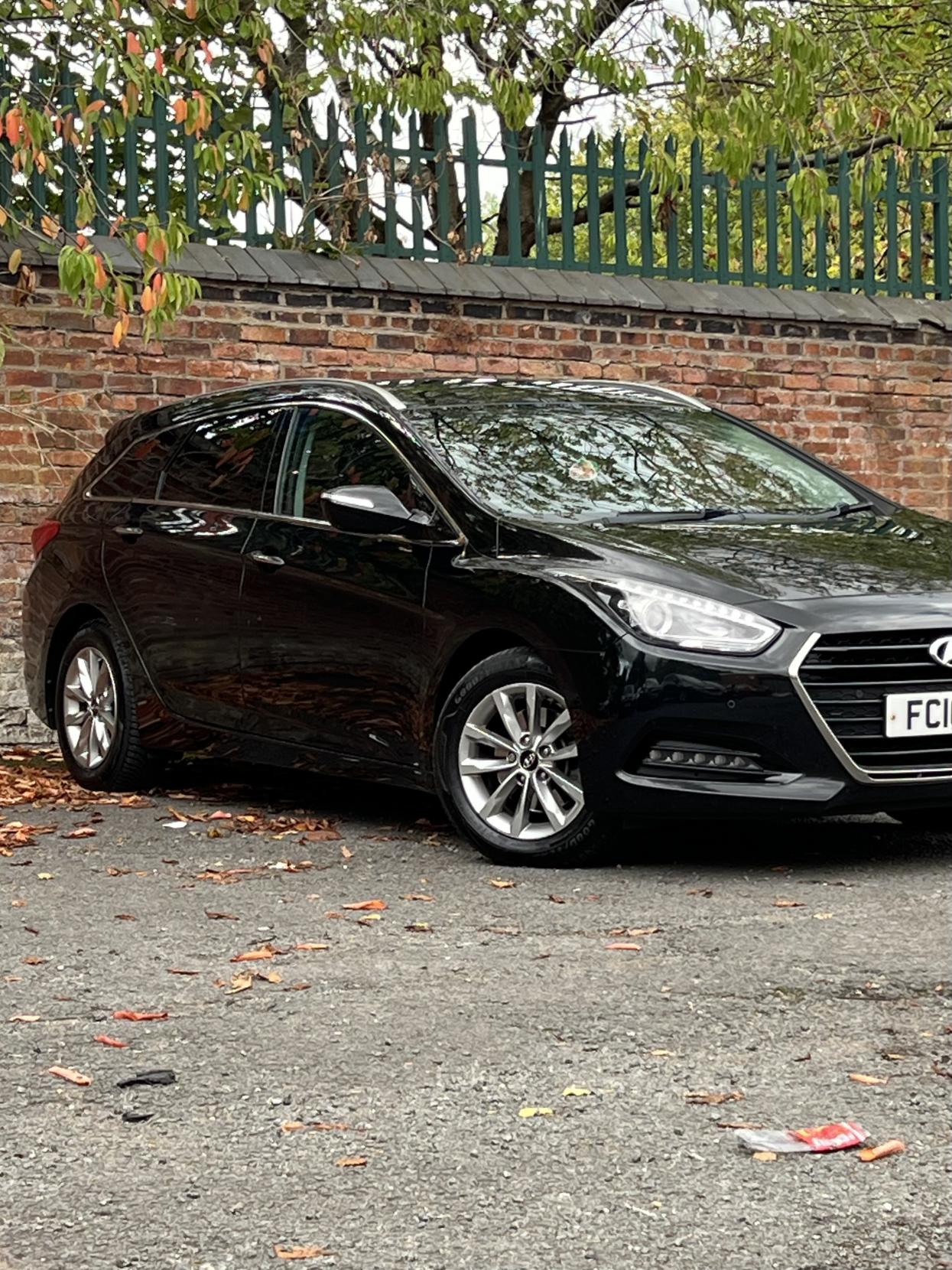 Hyundai i40 1.7 CRDi Blue Drive SE Nav Business Tourer 5dr Diesel Manual Euro 6 (s/s) (141 ps)