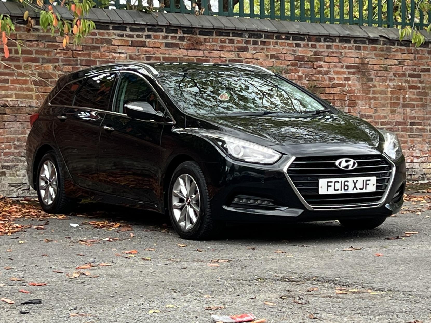 Hyundai i40 1.7 CRDi Blue Drive SE Nav Business Tourer 5dr Diesel Manual Euro 6 (s/s) (141 ps)