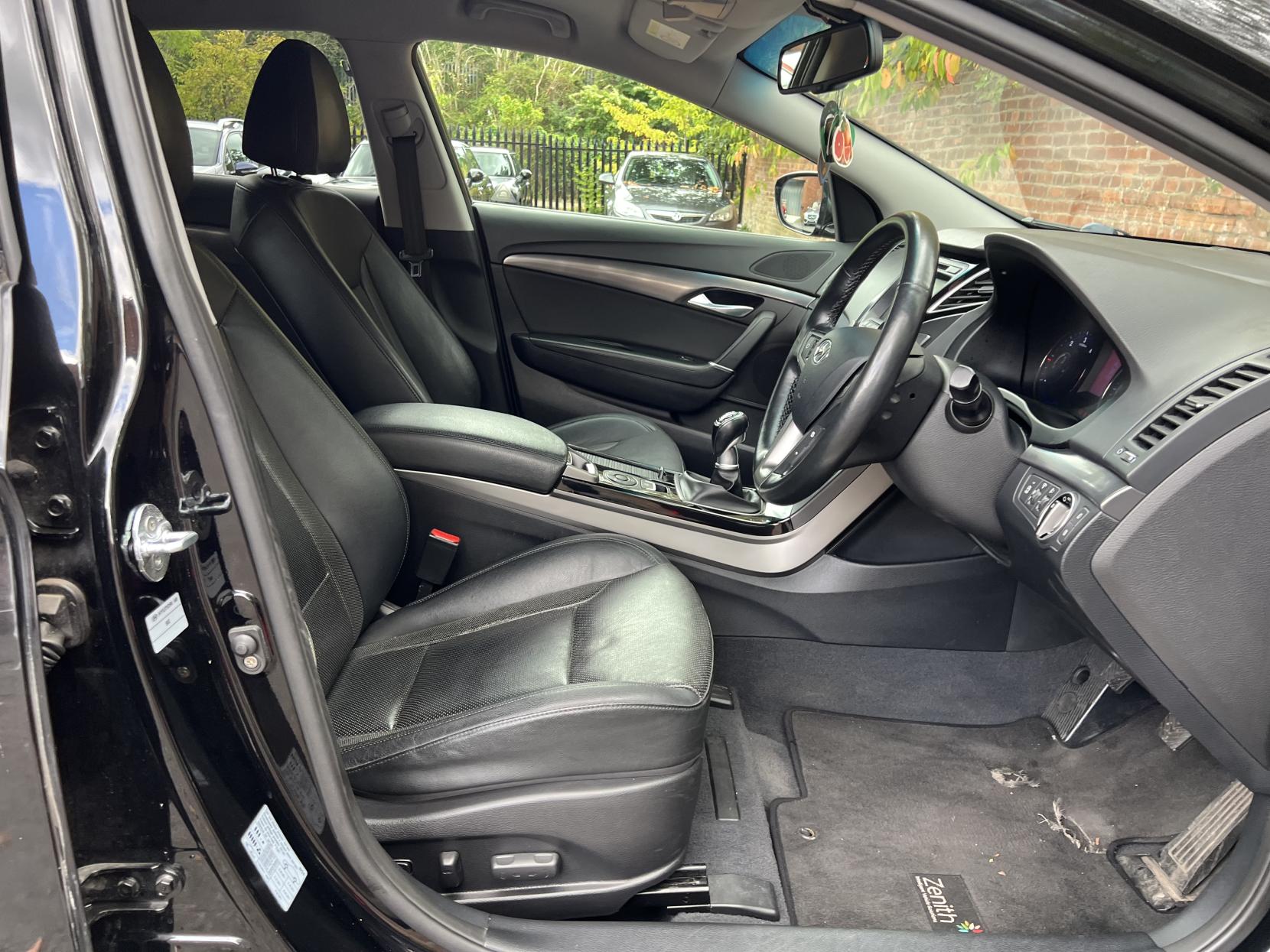 Hyundai i40 1.7 CRDi Blue Drive SE Nav Business Tourer 5dr Diesel Manual Euro 6 (s/s) (141 ps)