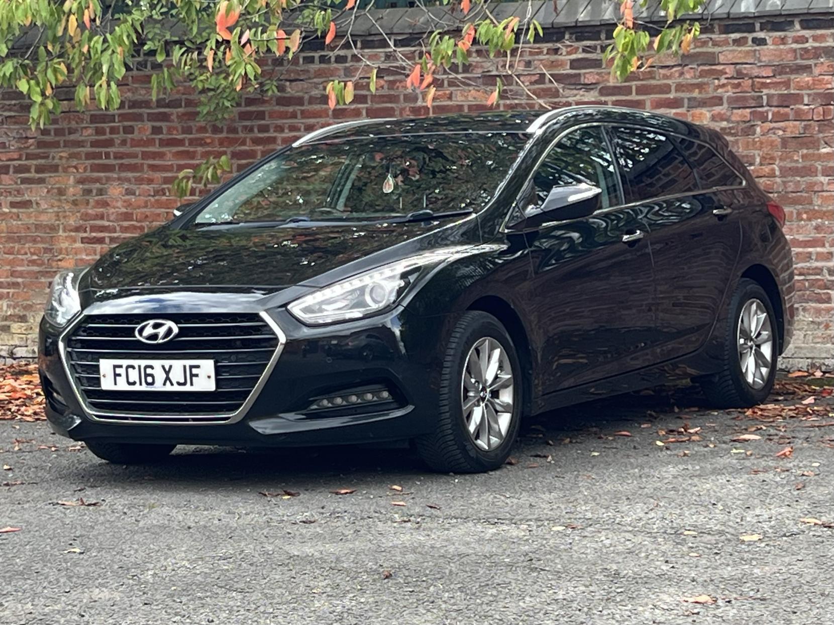 Hyundai i40 1.7 CRDi Blue Drive SE Nav Business Tourer 5dr Diesel Manual Euro 6 (s/s) (141 ps)