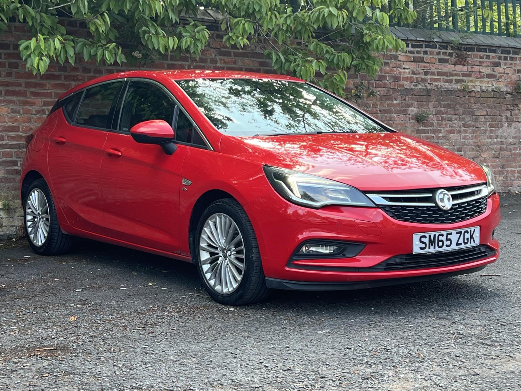Vauxhall Astra 1.6 CDTi BlueInjection Elite Nav Hatchback 5dr Diesel Auto Euro 6 (136 ps)