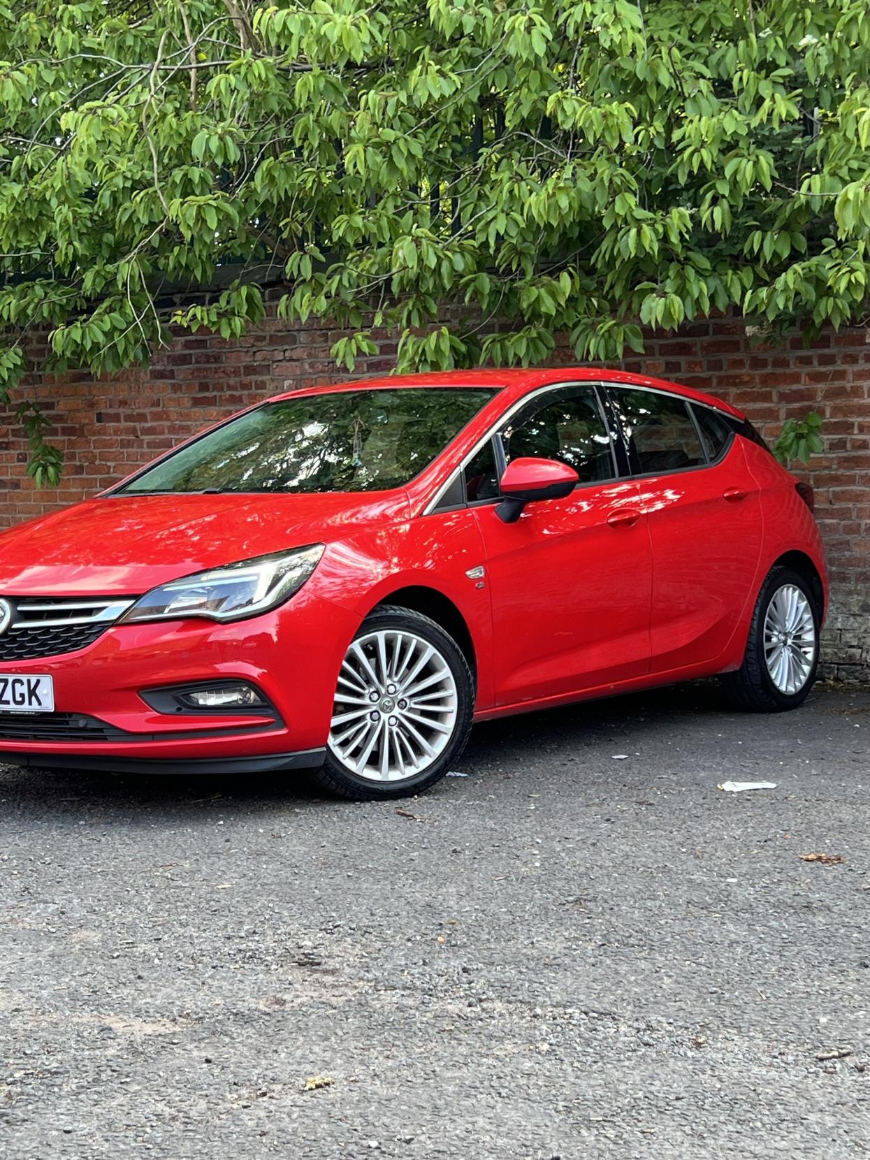 Vauxhall Astra 1.6 CDTi BlueInjection Elite Nav Hatchback 5dr Diesel Auto Euro 6 (136 ps)