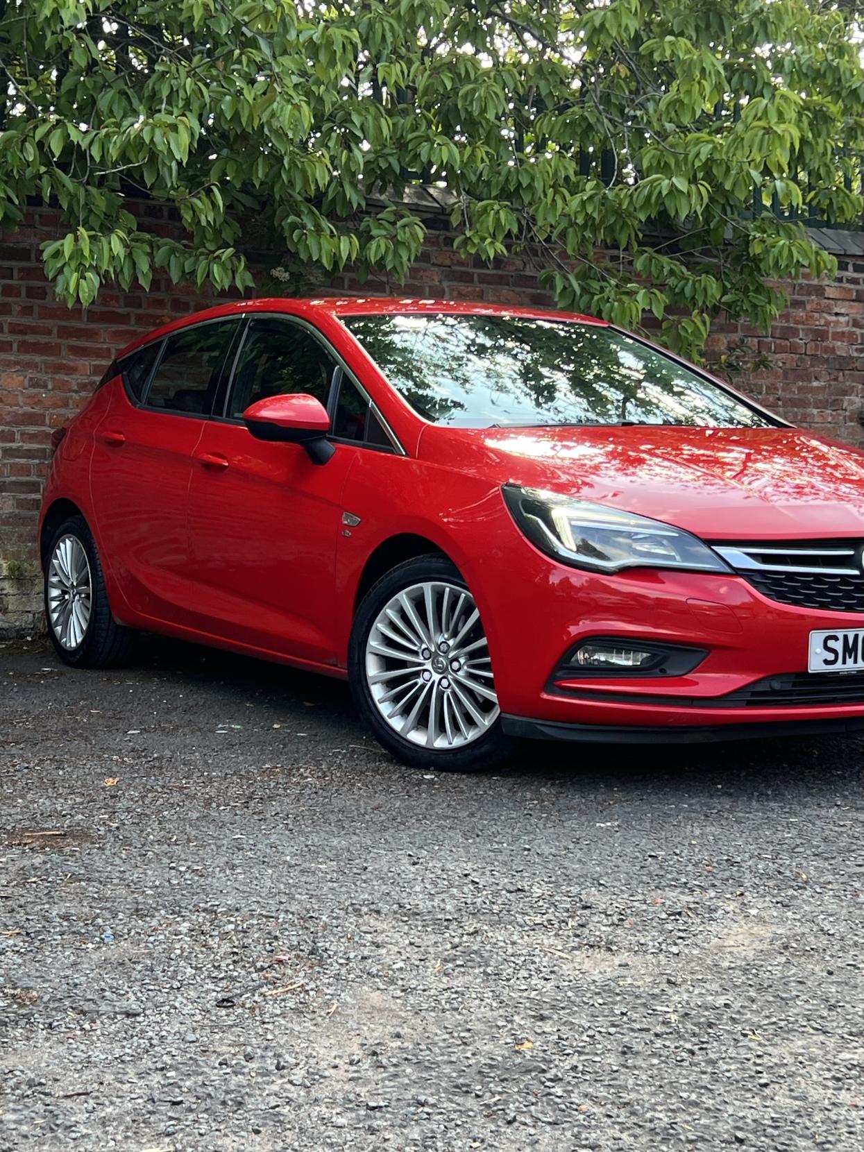 Vauxhall Astra 1.6 CDTi BlueInjection Elite Nav Hatchback 5dr Diesel Auto Euro 6 (136 ps)