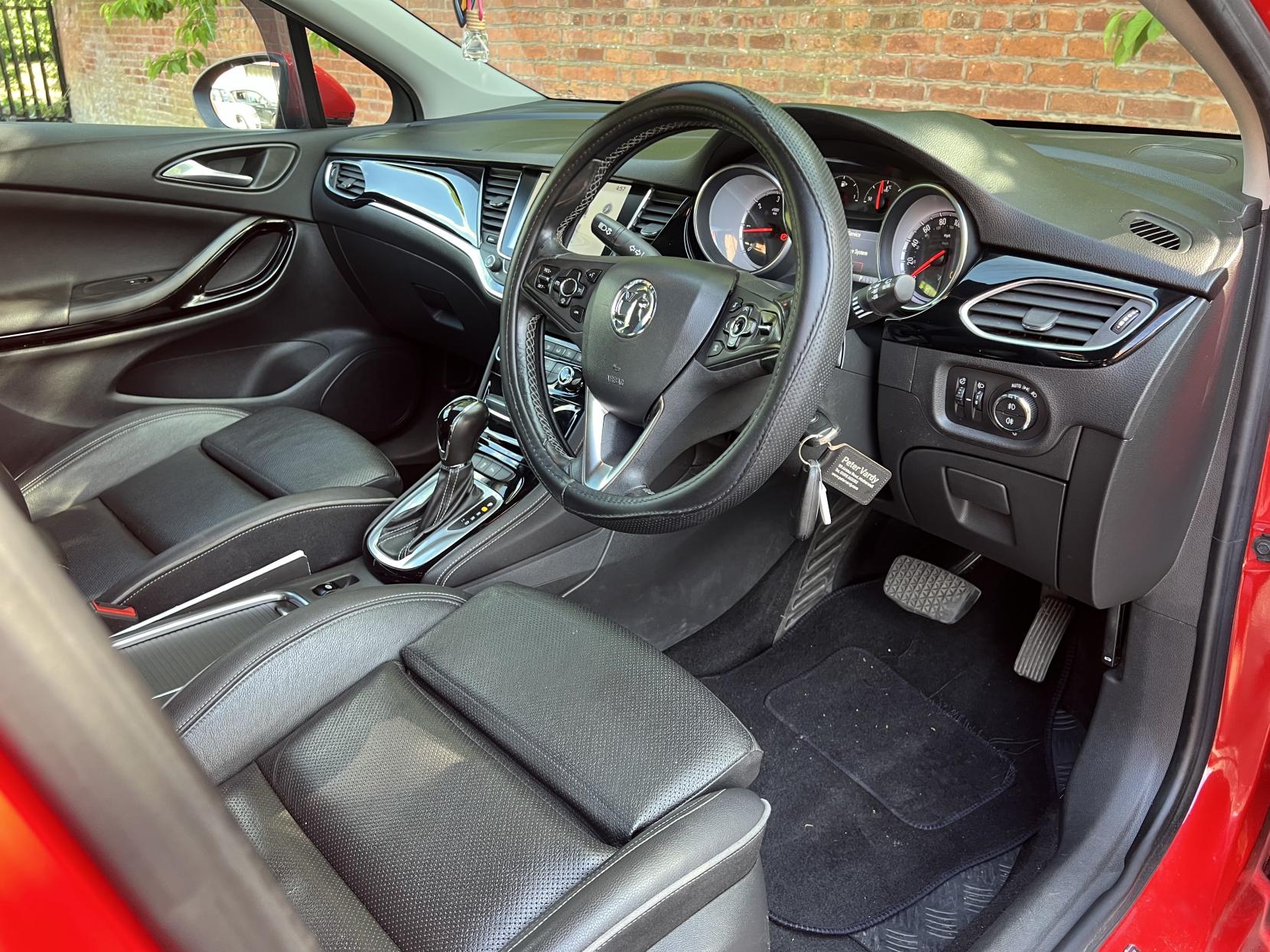 Vauxhall Astra 1.6 CDTi BlueInjection Elite Nav Hatchback 5dr Diesel Auto Euro 6 (136 ps)
