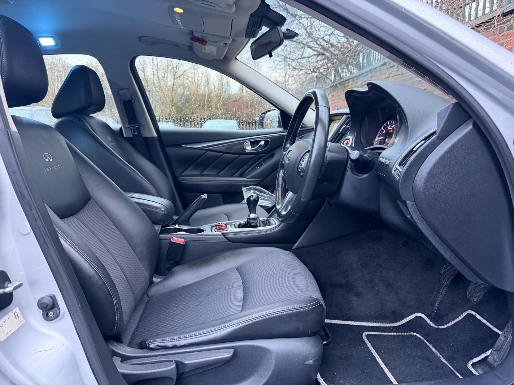 Infiniti Q50 2.2d SE Saloon 4dr Diesel Manual Euro 5 (s/s) (170 ps)