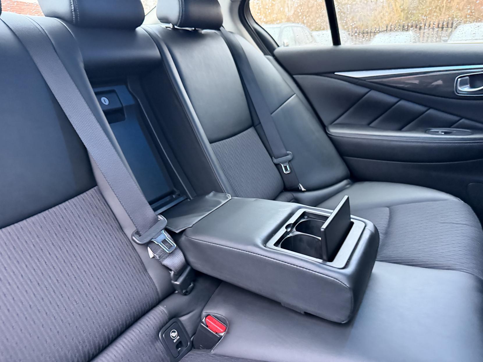 Infiniti Q50 2.2d SE Saloon 4dr Diesel Manual Euro 5 (s/s) (170 ps)