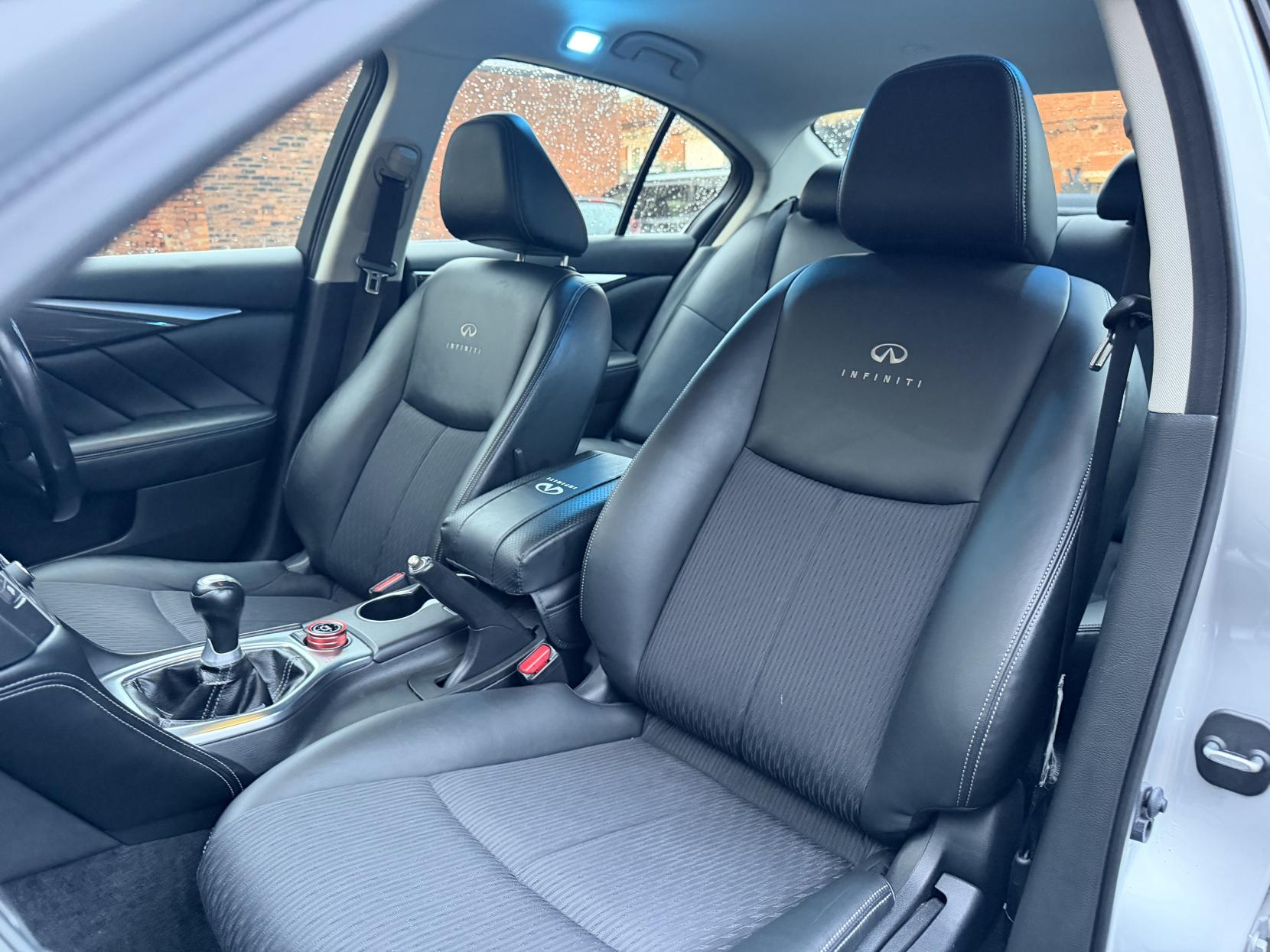 Infiniti Q50 2.2d SE Saloon 4dr Diesel Manual Euro 5 (s/s) (170 ps)