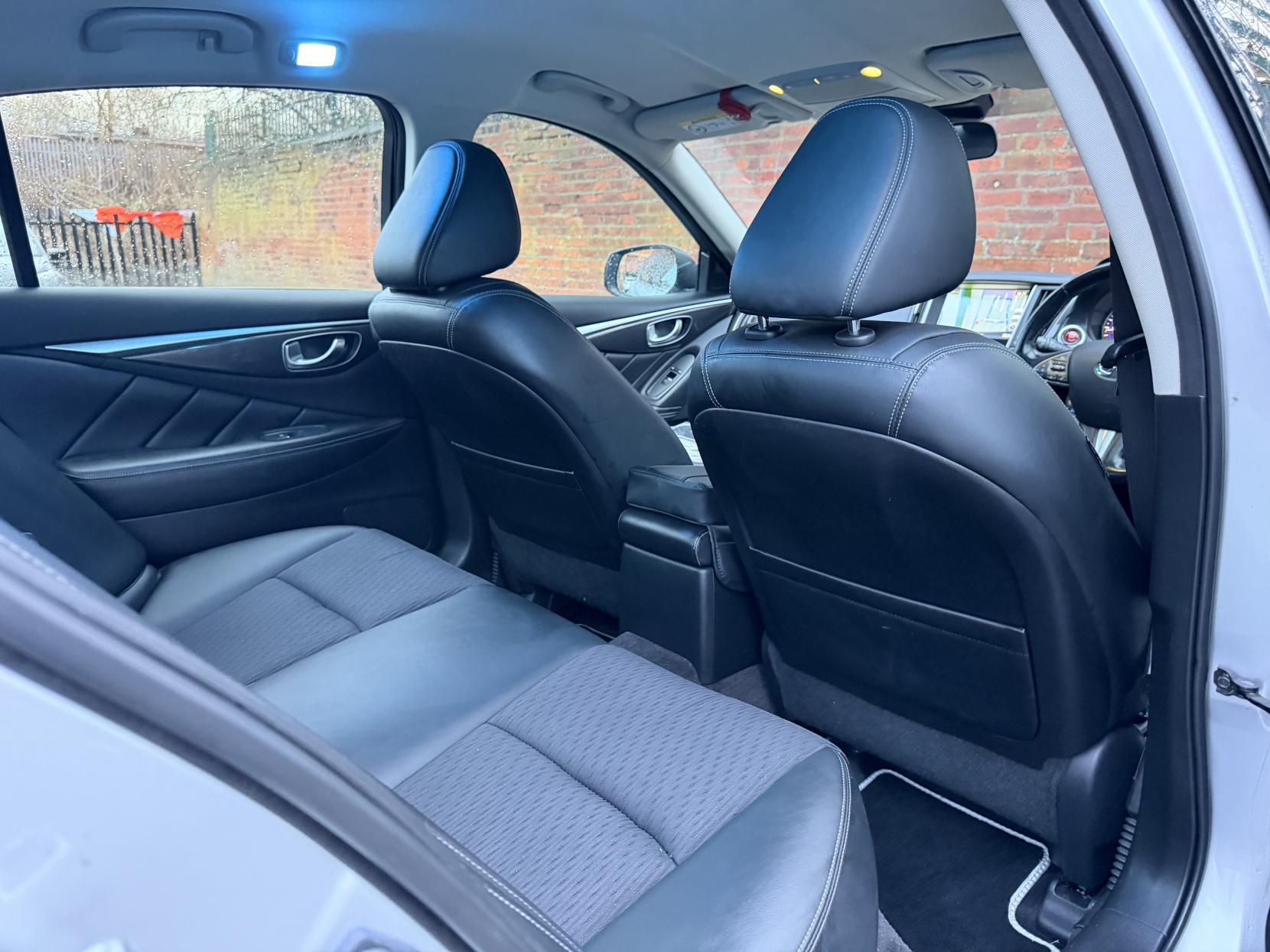 Infiniti Q50 2.2d SE Saloon 4dr Diesel Manual Euro 5 (s/s) (170 ps)