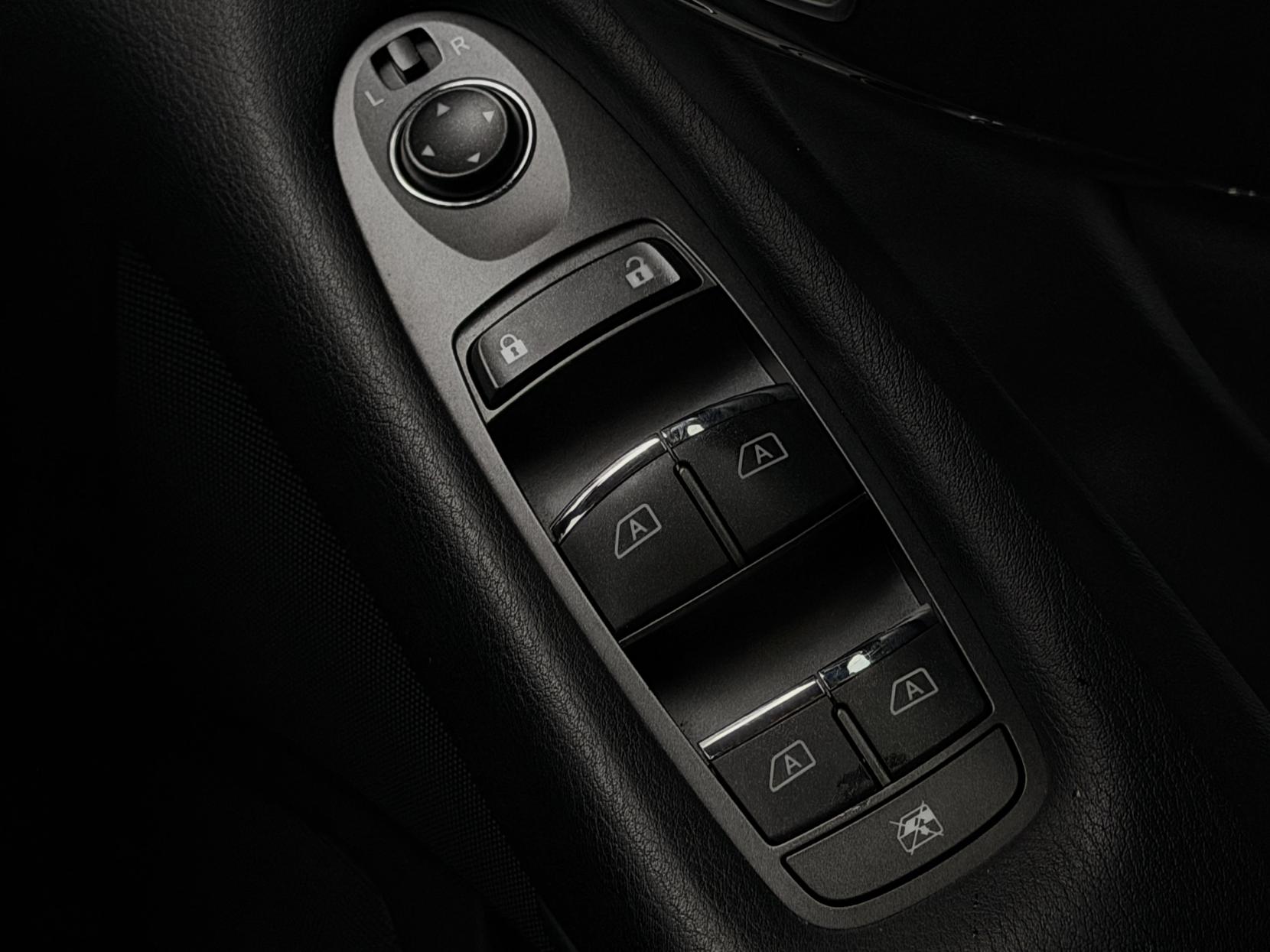 Infiniti Q50 2.2d SE Saloon 4dr Diesel Manual Euro 5 (s/s) (170 ps)