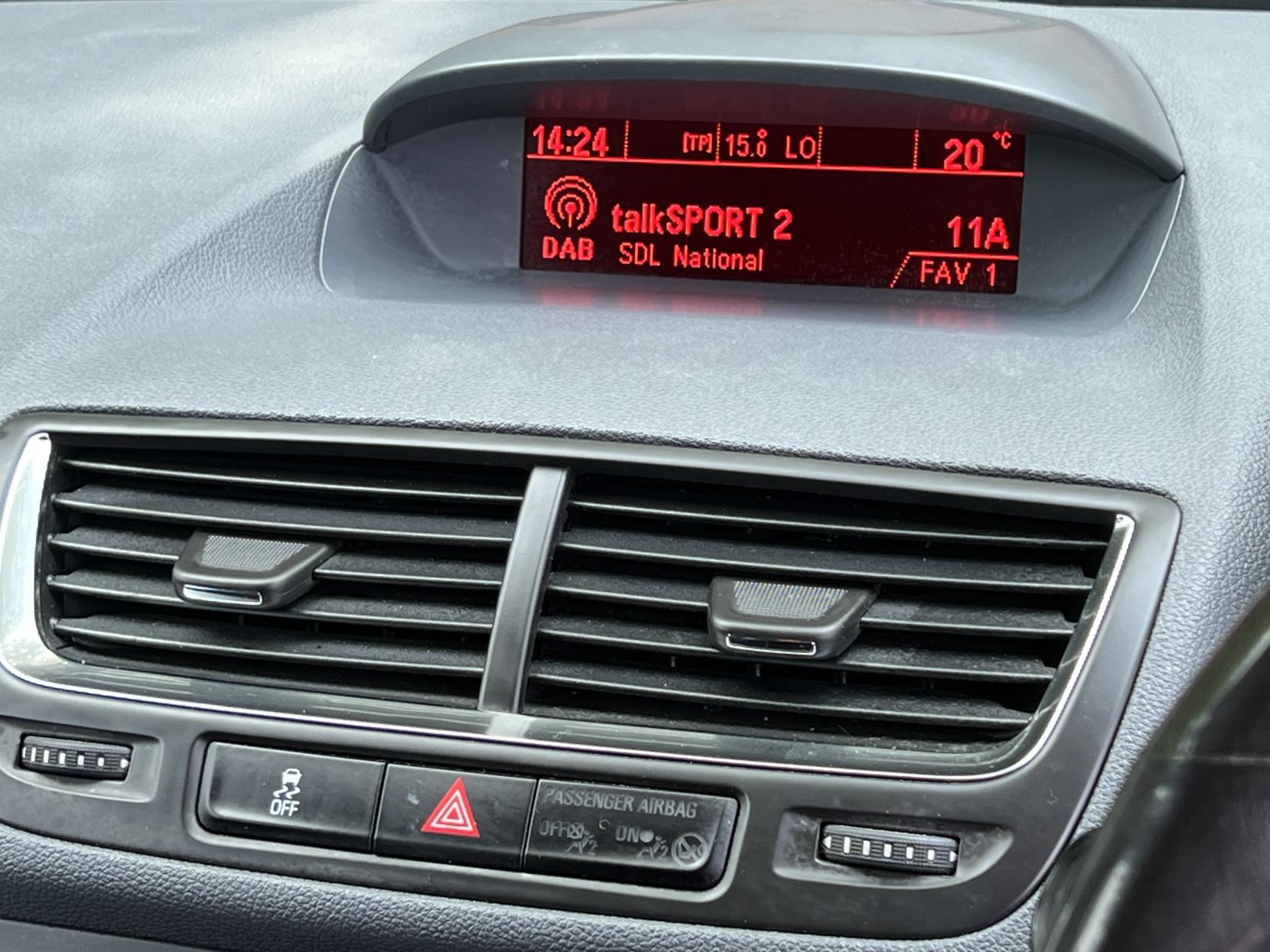 Vauxhall Mokka 1.6 CDTi SE SUV 5dr Diesel Auto 2WD Euro 6 (136 ps)