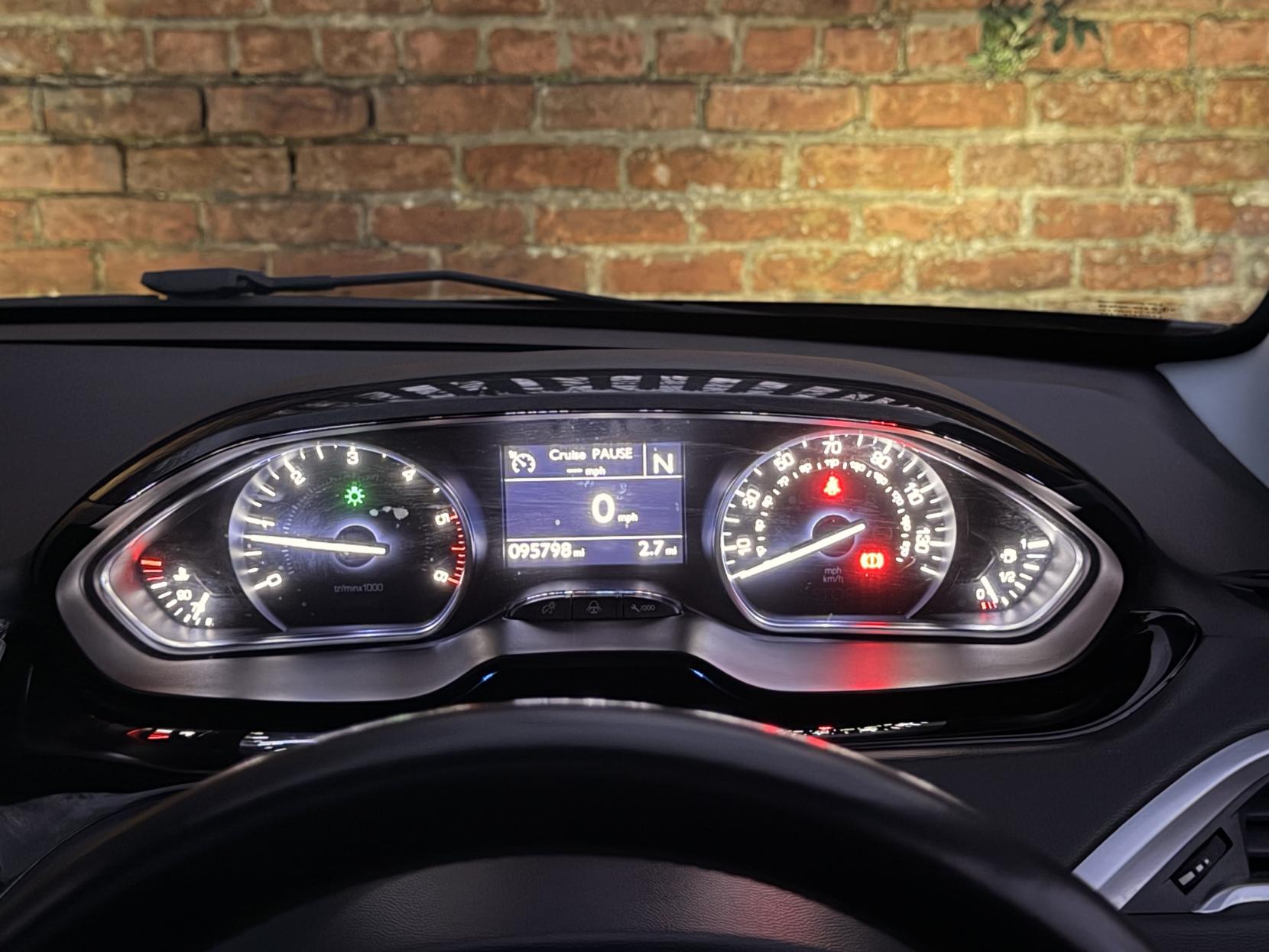 Peugeot 208 1.6 e-HDi Feline Hatchback 5dr Diesel EGC Euro 5 (s/s) (92 ps)