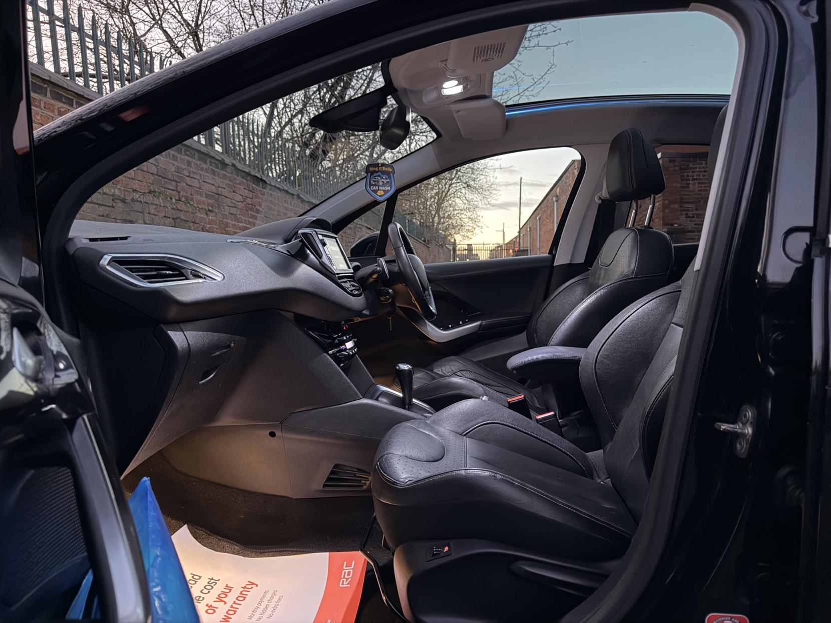 Peugeot 208 1.6 e-HDi Feline Hatchback 5dr Diesel EGC Euro 5 (s/s) (92 ps)