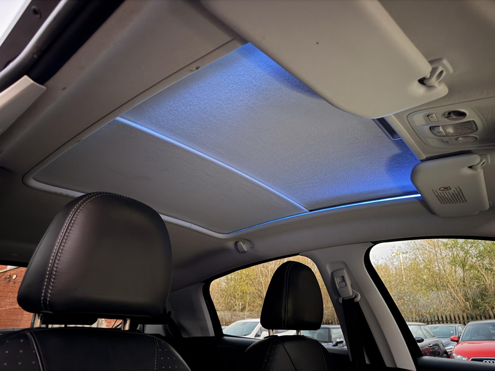 Peugeot 208 1.6 e-HDi Feline Hatchback 5dr Diesel EGC Euro 5 (s/s) (92 ps)