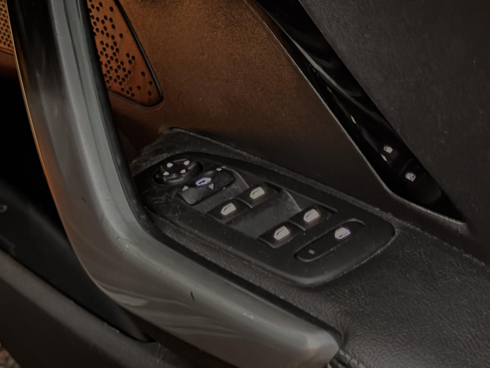 Peugeot 208 1.6 e-HDi Feline Hatchback 5dr Diesel EGC Euro 5 (s/s) (92 ps)