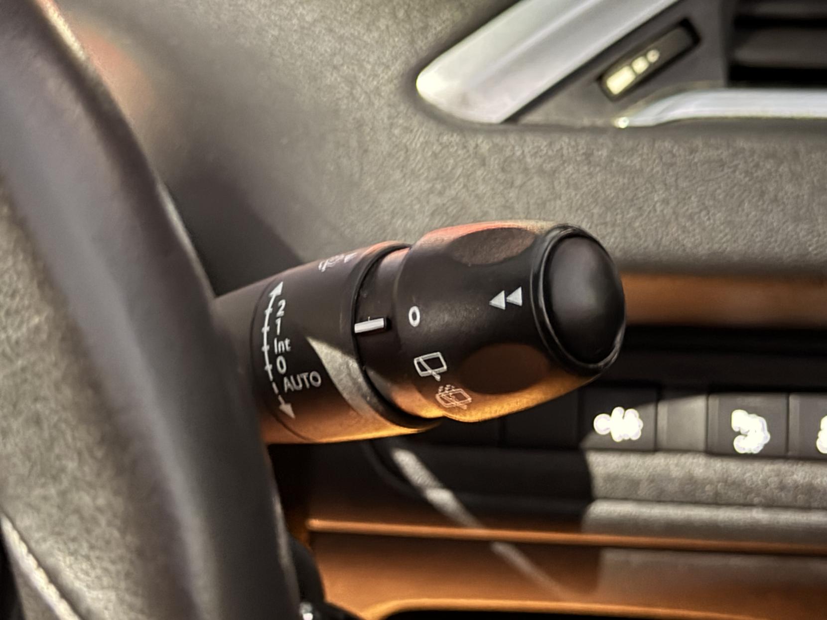 Peugeot 208 1.6 e-HDi Feline Hatchback 5dr Diesel EGC Euro 5 (s/s) (92 ps)