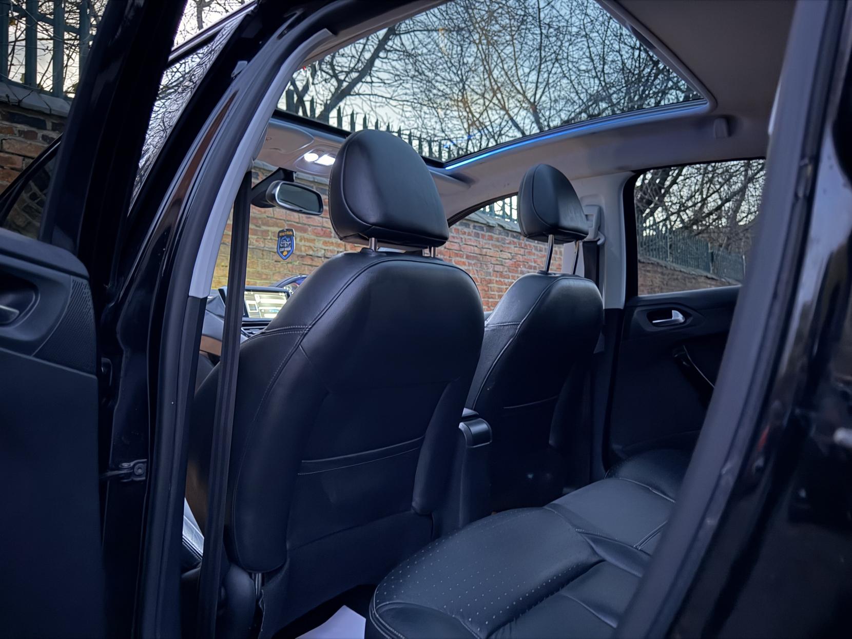 Peugeot 208 1.6 e-HDi Feline Hatchback 5dr Diesel EGC Euro 5 (s/s) (92 ps)