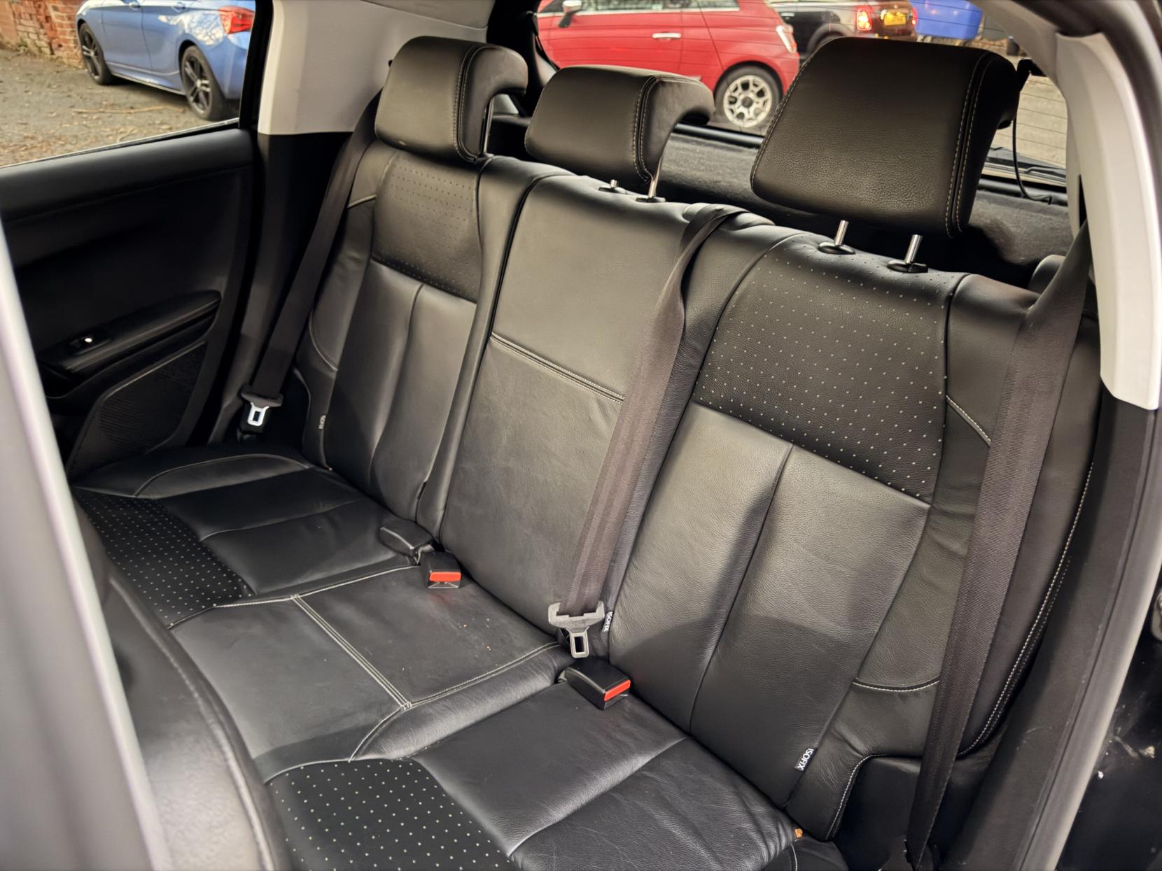 Peugeot 208 1.6 e-HDi Feline Hatchback 5dr Diesel EGC Euro 5 (s/s) (92 ps)