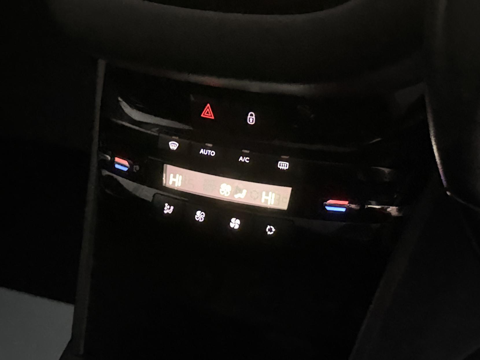 Peugeot 208 1.6 e-HDi Feline Hatchback 5dr Diesel EGC Euro 5 (s/s) (92 ps)