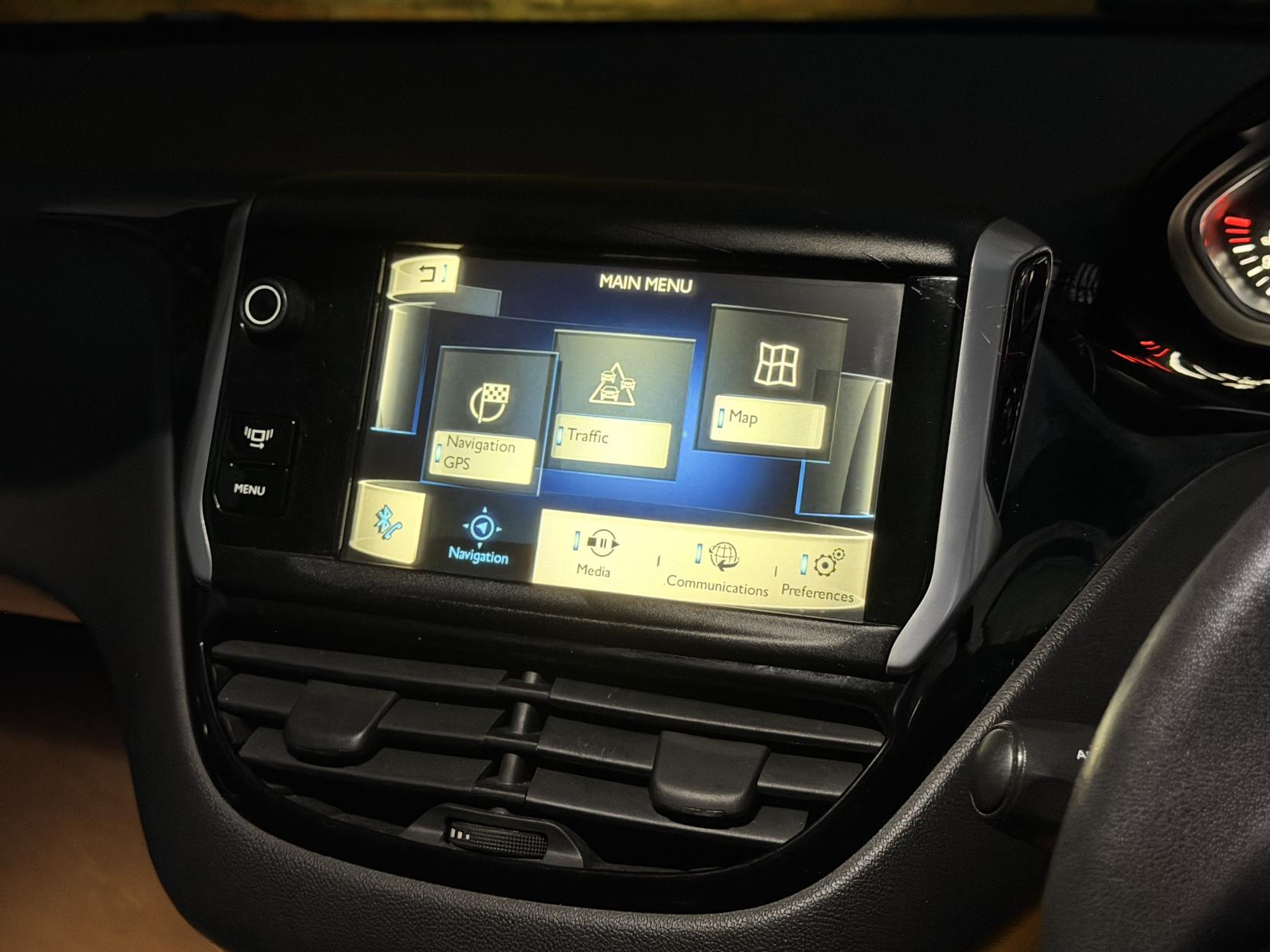 Peugeot 208 1.6 e-HDi Feline Hatchback 5dr Diesel EGC Euro 5 (s/s) (92 ps)