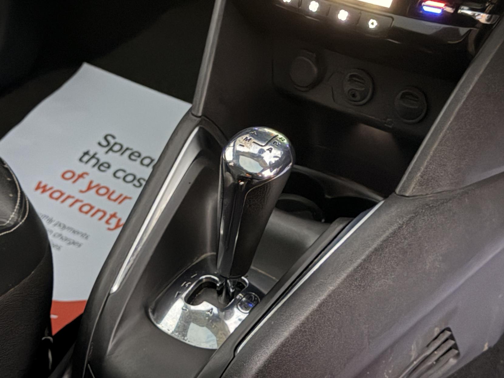 Peugeot 208 1.6 e-HDi Feline Hatchback 5dr Diesel EGC Euro 5 (s/s) (92 ps)