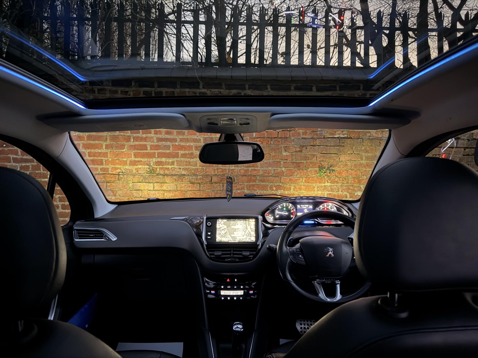 Peugeot 208 1.6 e-HDi Feline Hatchback 5dr Diesel EGC Euro 5 (s/s) (92 ps)