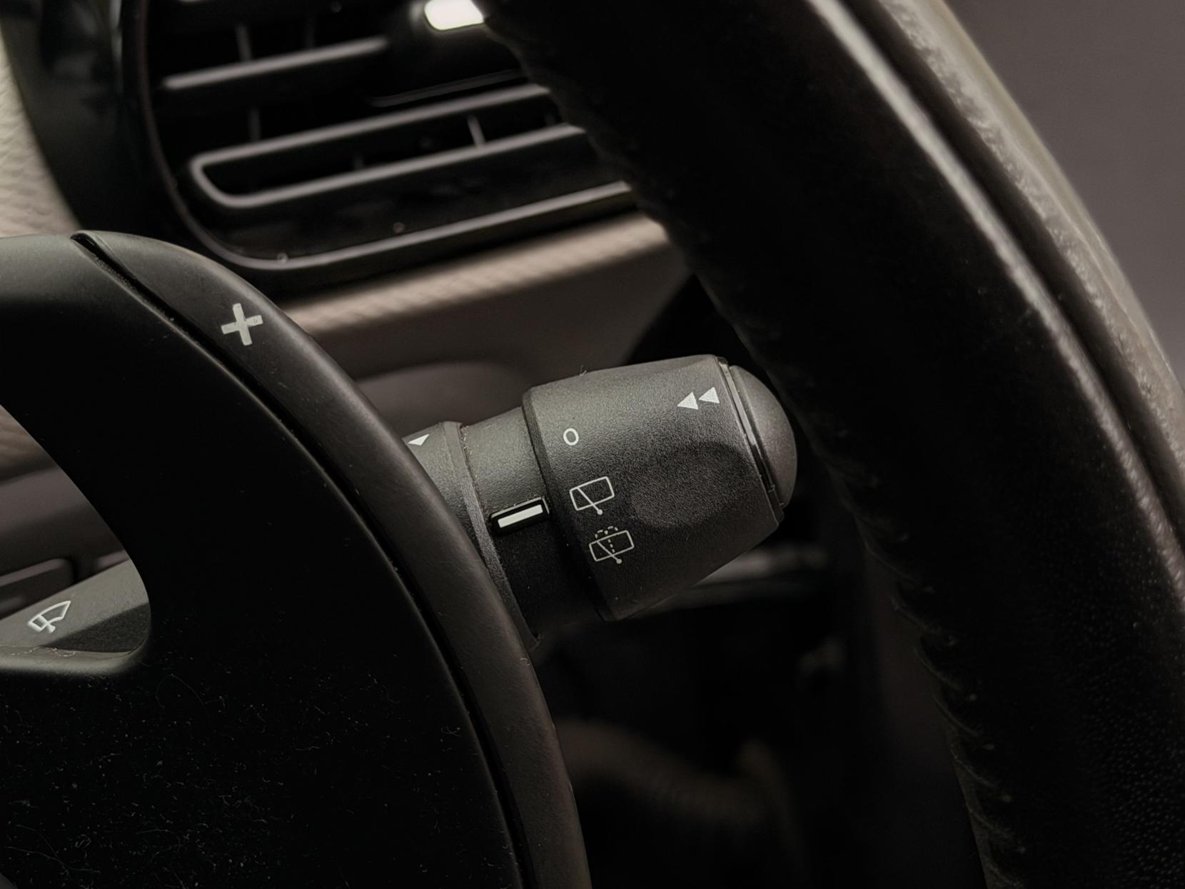 Citroen C4 Cactus 1.2 PureTech Flair Hatchback 5dr Petrol ETG5 Euro 6 (s/s) (82 ps)