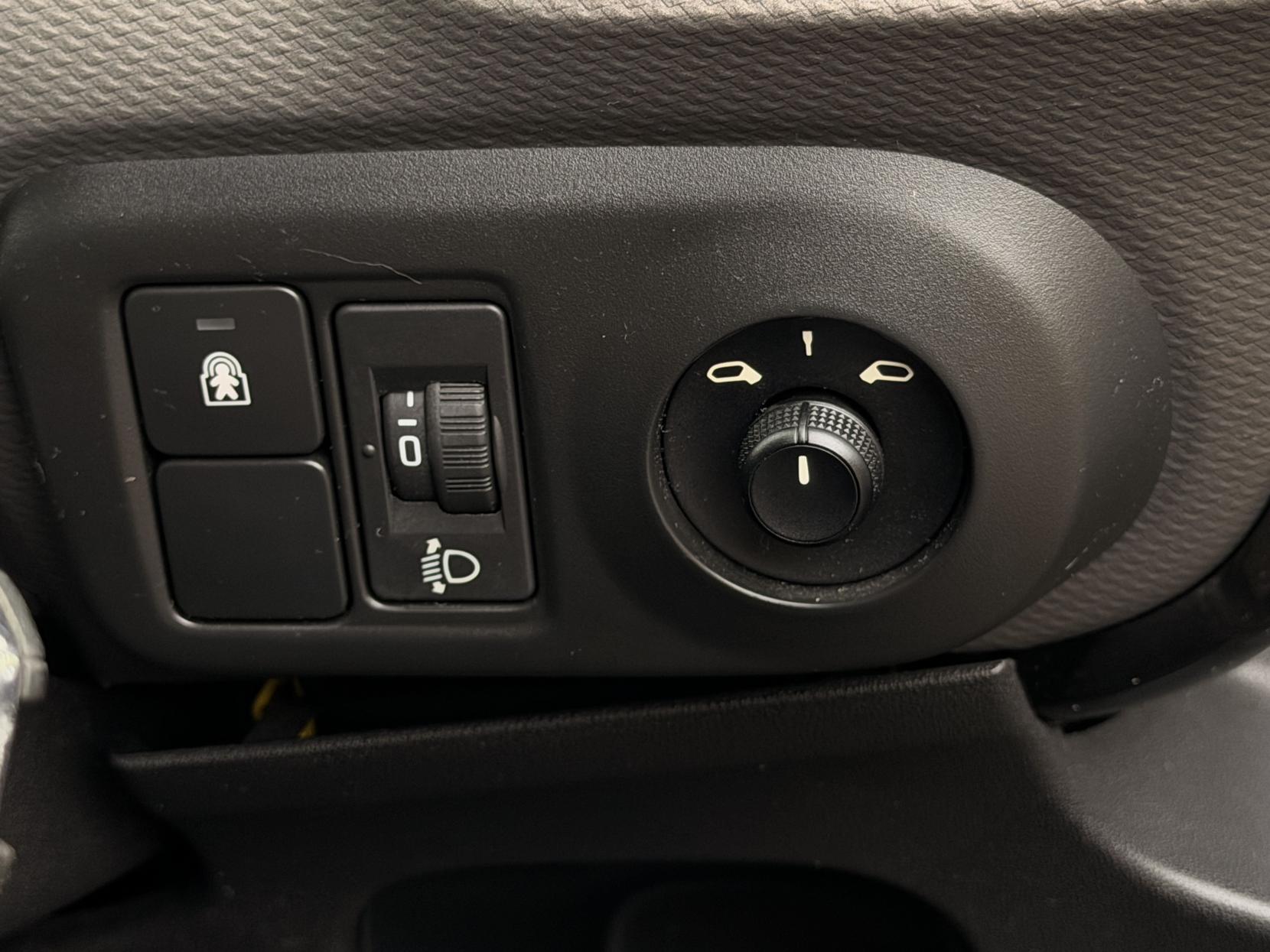 Citroen C4 Cactus 1.2 PureTech Flair Hatchback 5dr Petrol ETG5 Euro 6 (s/s) (82 ps)