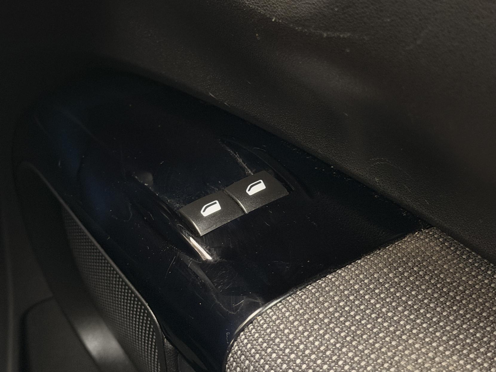 Citroen C4 Cactus 1.2 PureTech Flair Hatchback 5dr Petrol ETG5 Euro 6 (s/s) (82 ps)