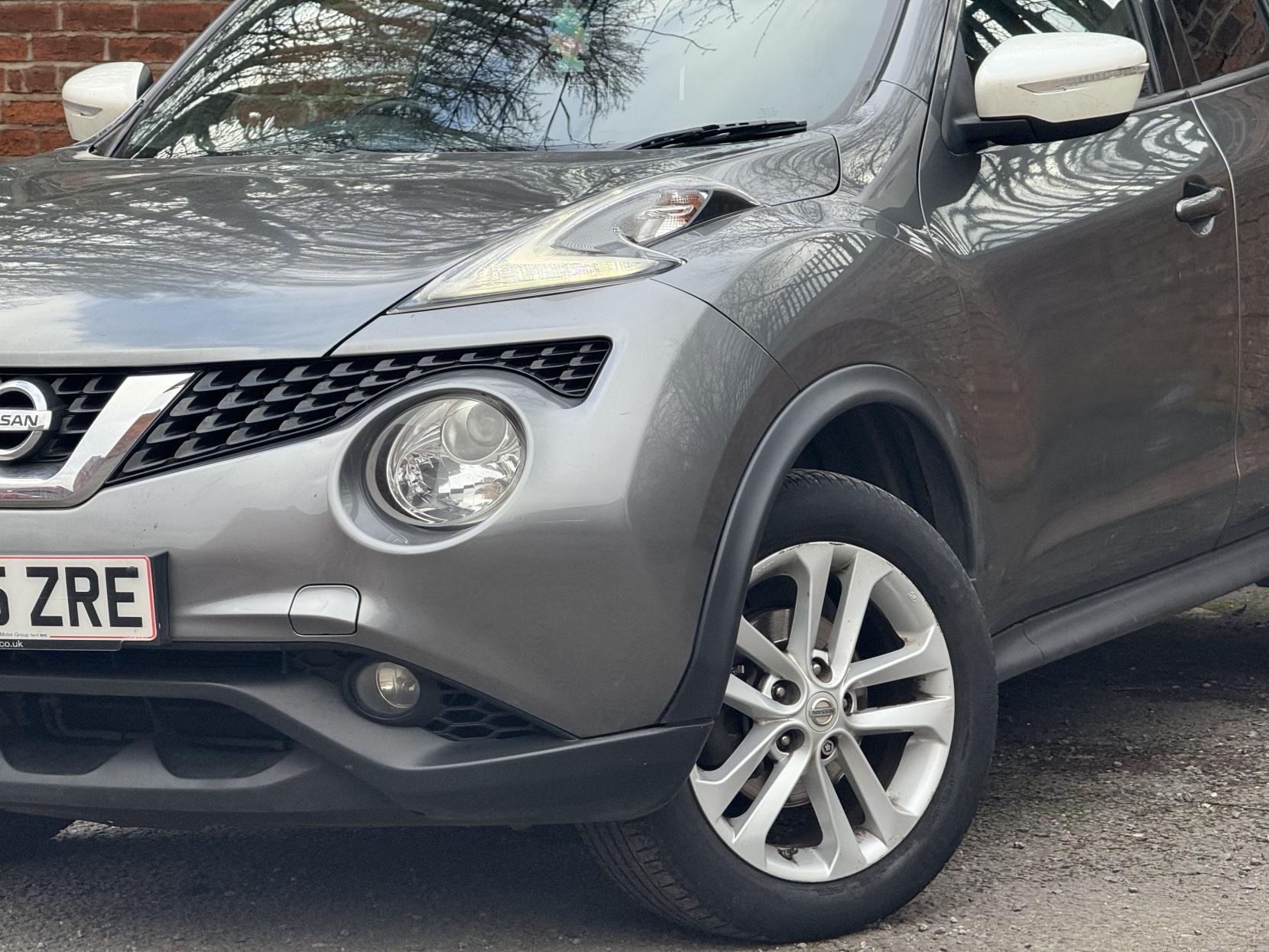 Nissan Juke 1.6 Acenta Premium SUV 5dr Petrol XTRON Euro 5 (117 ps)