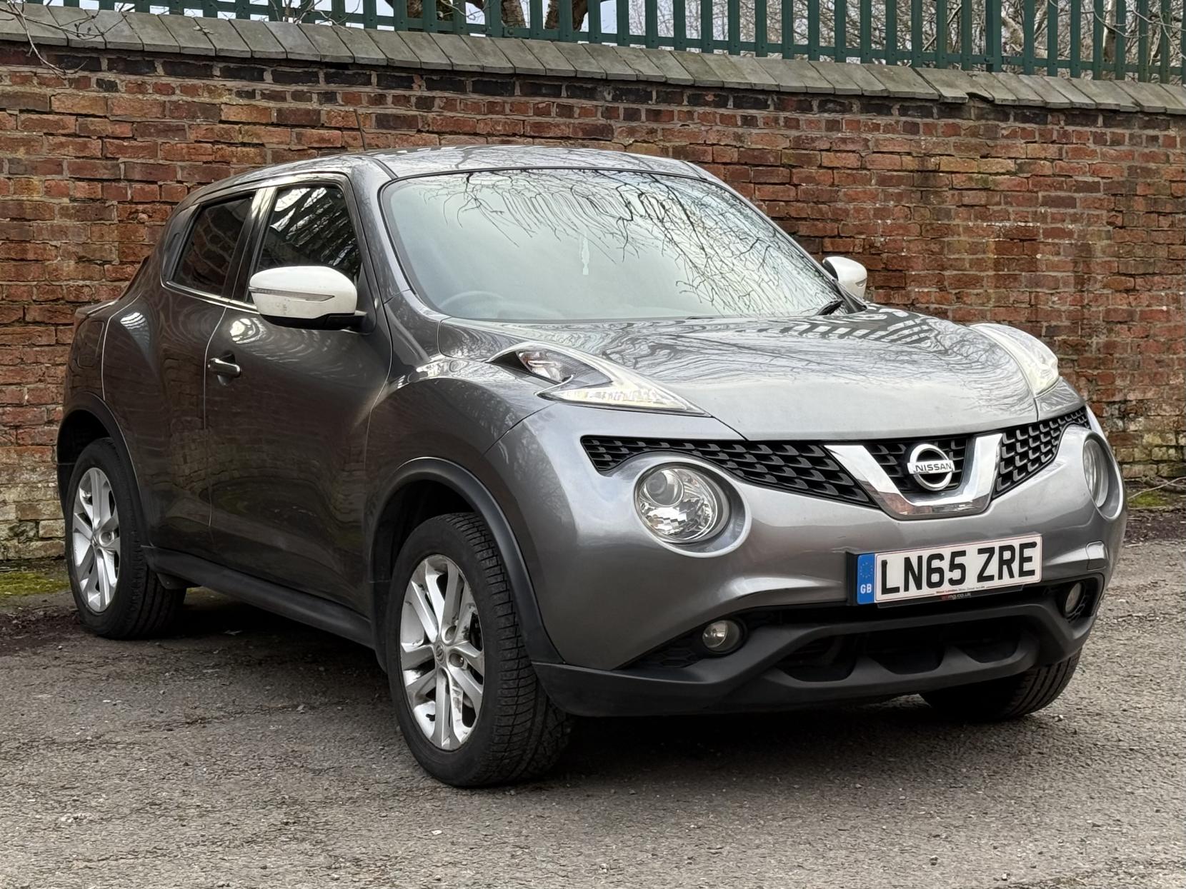 Nissan Juke 1.6 Acenta Premium SUV 5dr Petrol XTRON Euro 5 (117 ps)