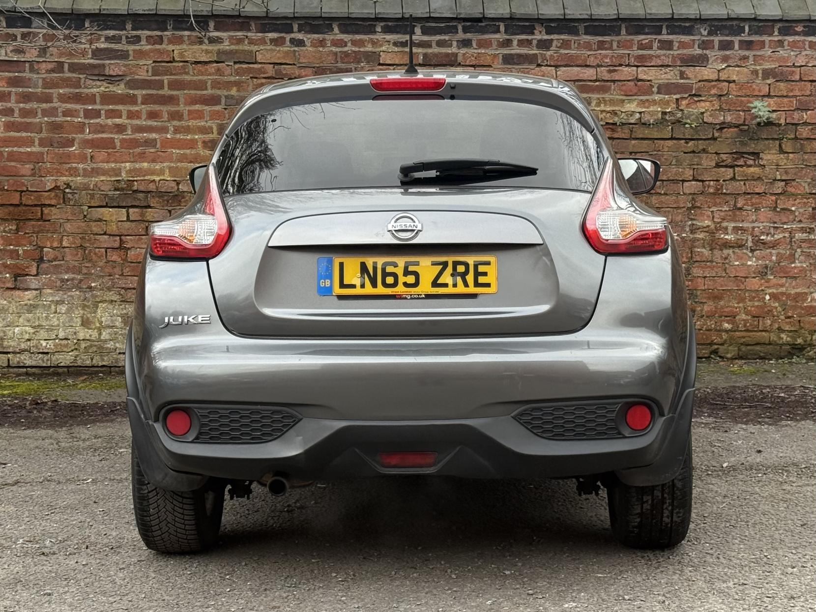 Nissan Juke 1.6 Acenta Premium SUV 5dr Petrol XTRON Euro 5 (117 ps)