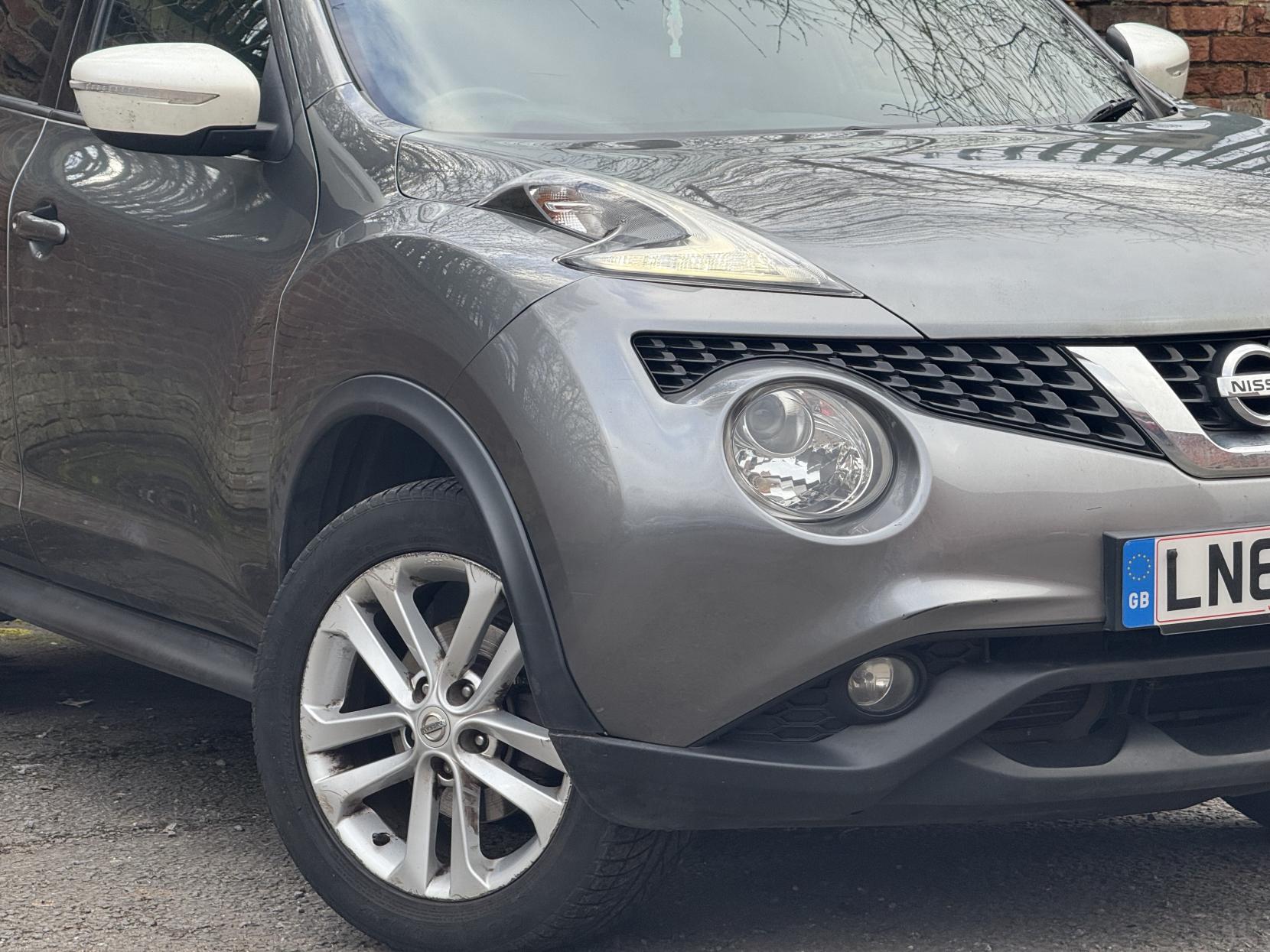 Nissan Juke 1.6 Acenta Premium SUV 5dr Petrol XTRON Euro 5 (117 ps)