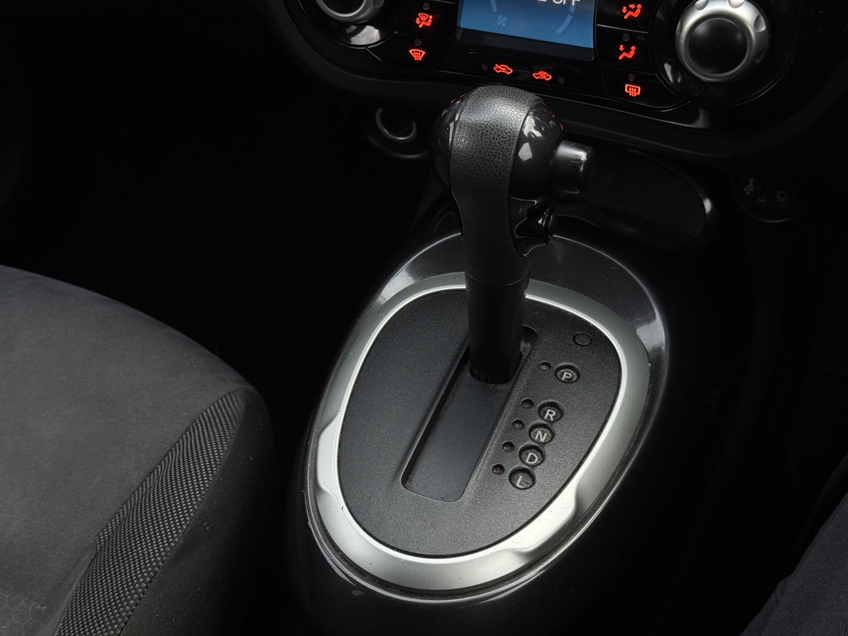 Nissan Juke 1.6 Acenta Premium SUV 5dr Petrol XTRON Euro 5 (117 ps)