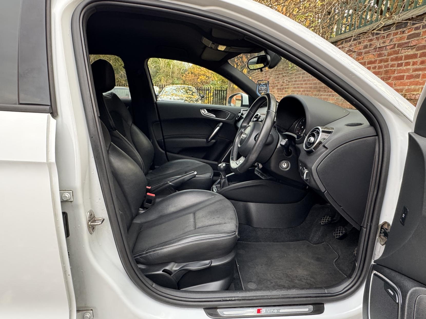 Audi A1 1.4 TFSI S line Sportback 5dr Petrol Manual Euro 5 (s/s) (122 ps)