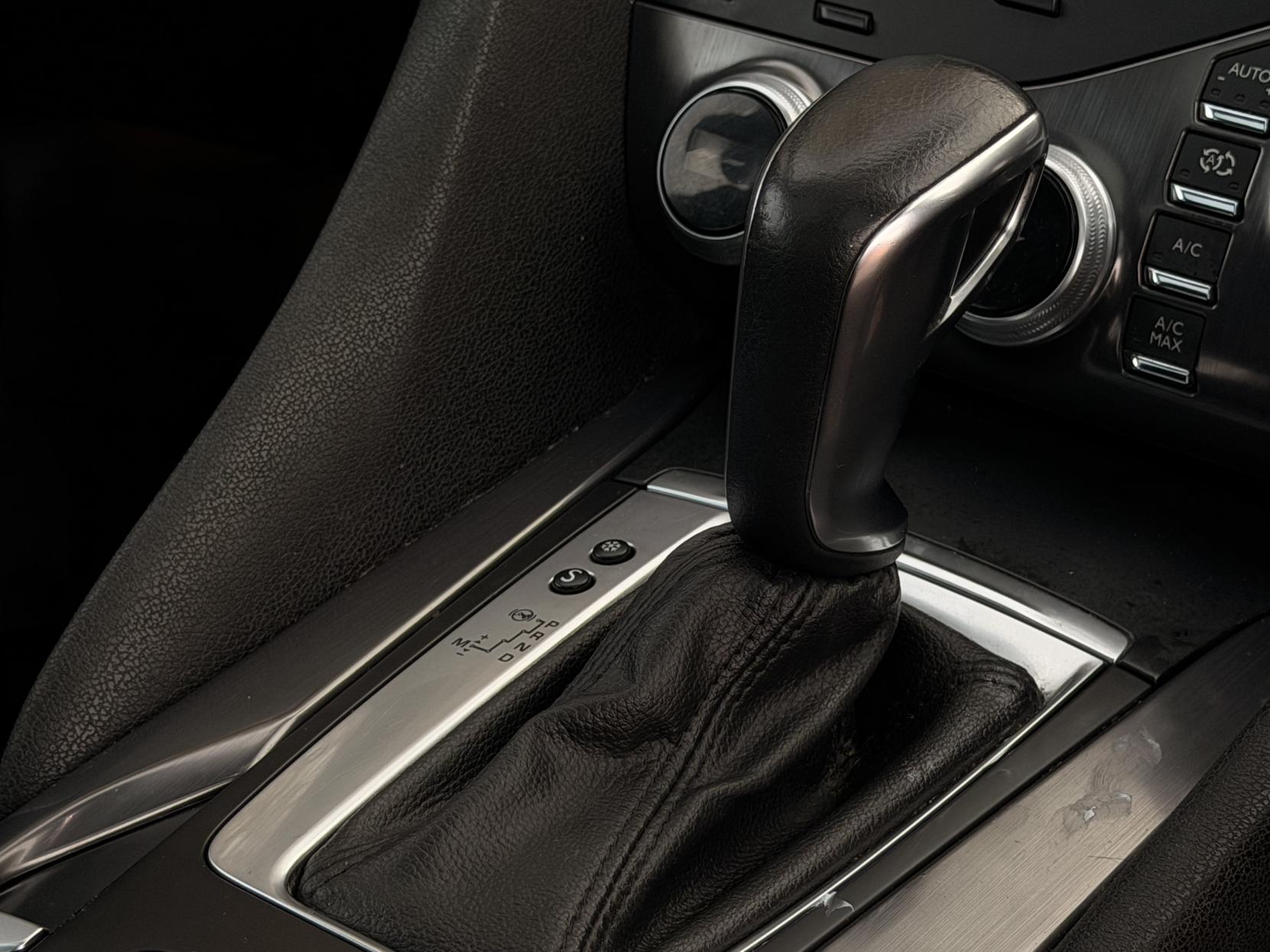 Citroen DS5 2.0 HDi DStyle Hatchback 5dr Diesel Auto Euro 5 (160 ps)